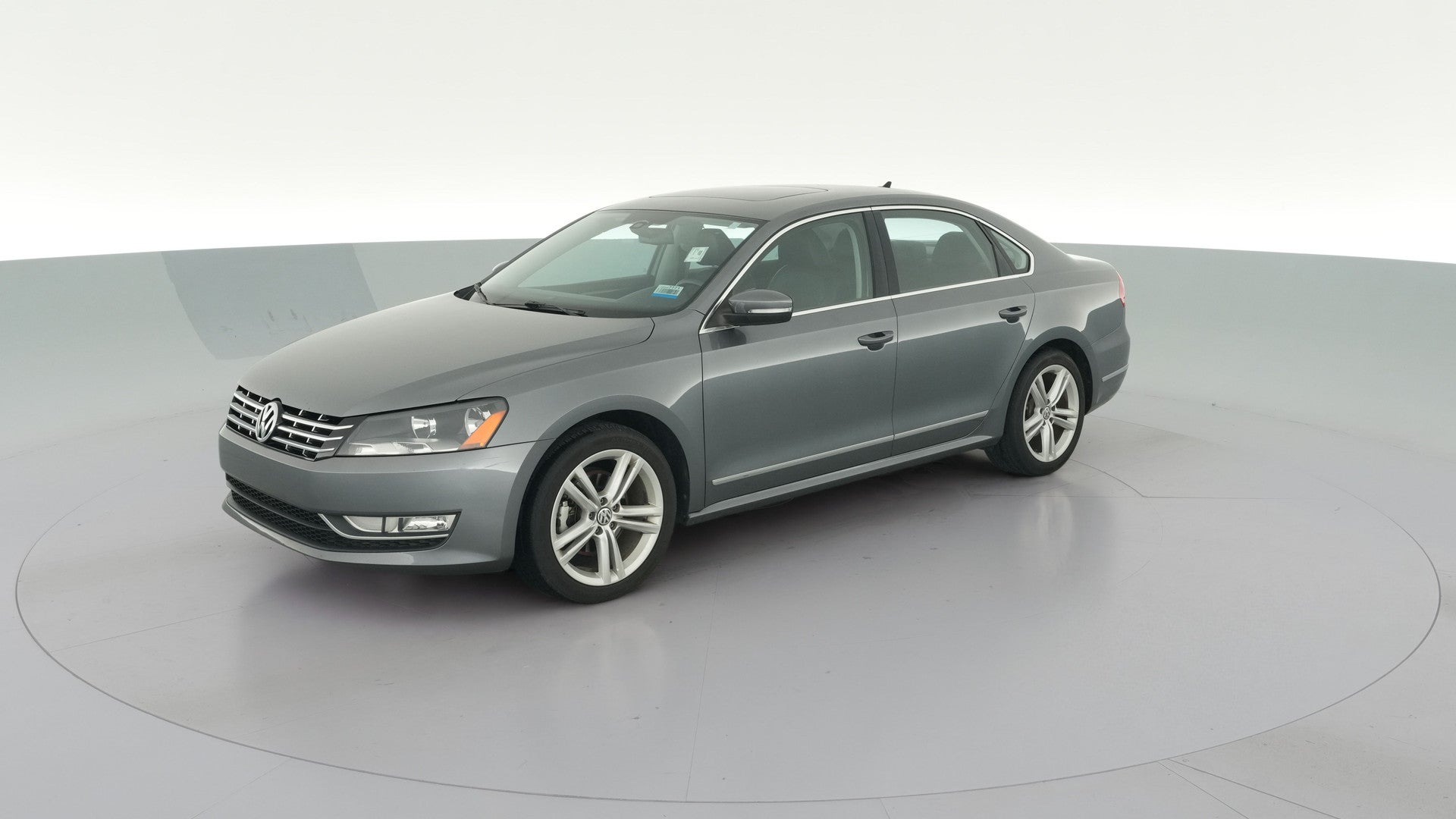 2014 Volkswagen Passat vehicle photo