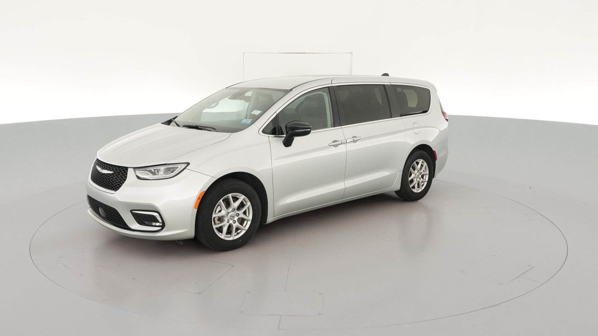 2024 Chrysler Pacifica vehicle photo