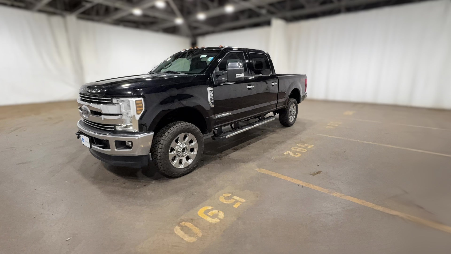 2018 Ford F350 Super Duty Crew Cab vehicle photo