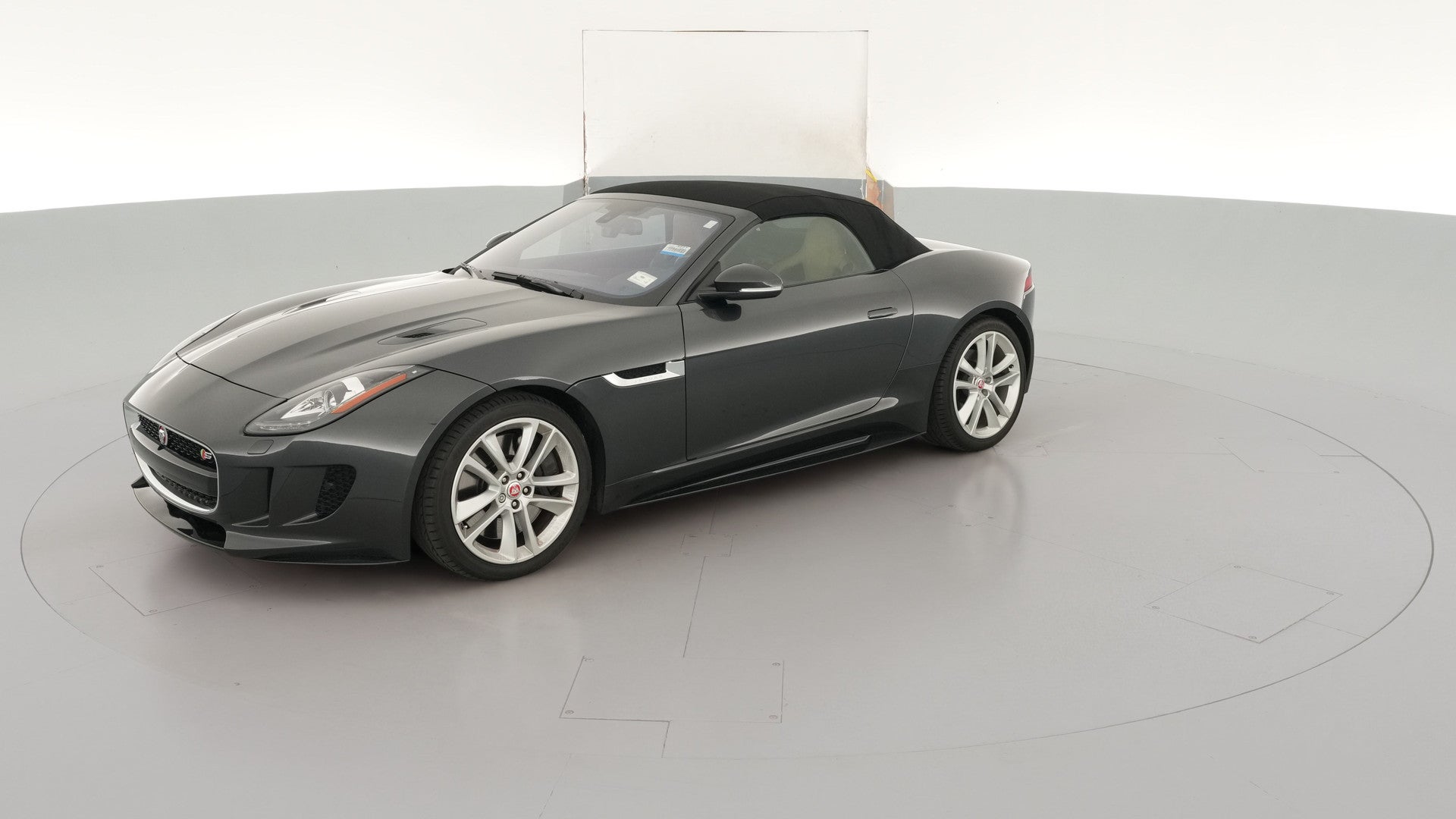 2017 Jaguar F-TYPE vehicle photo