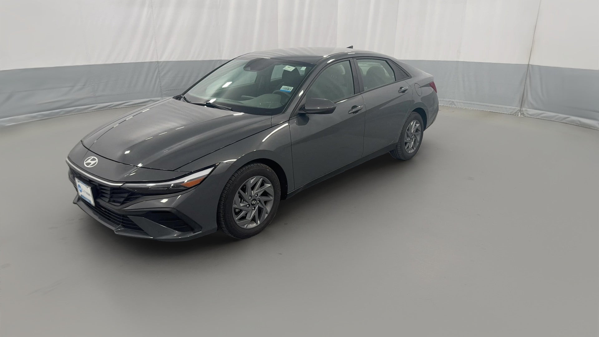 2024 Hyundai Elantra vehicle photo