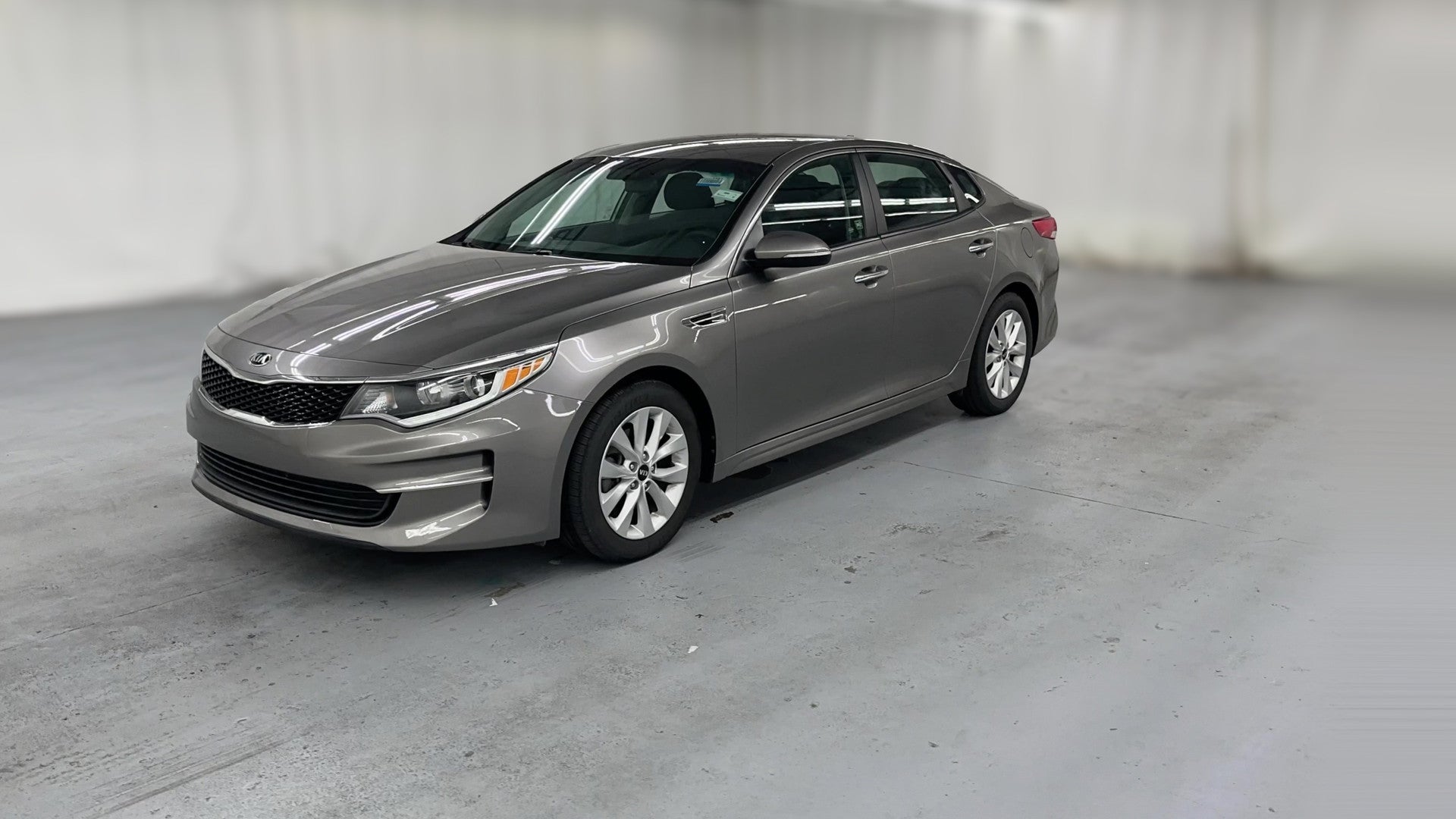 2016 Kia Optima vehicle photo