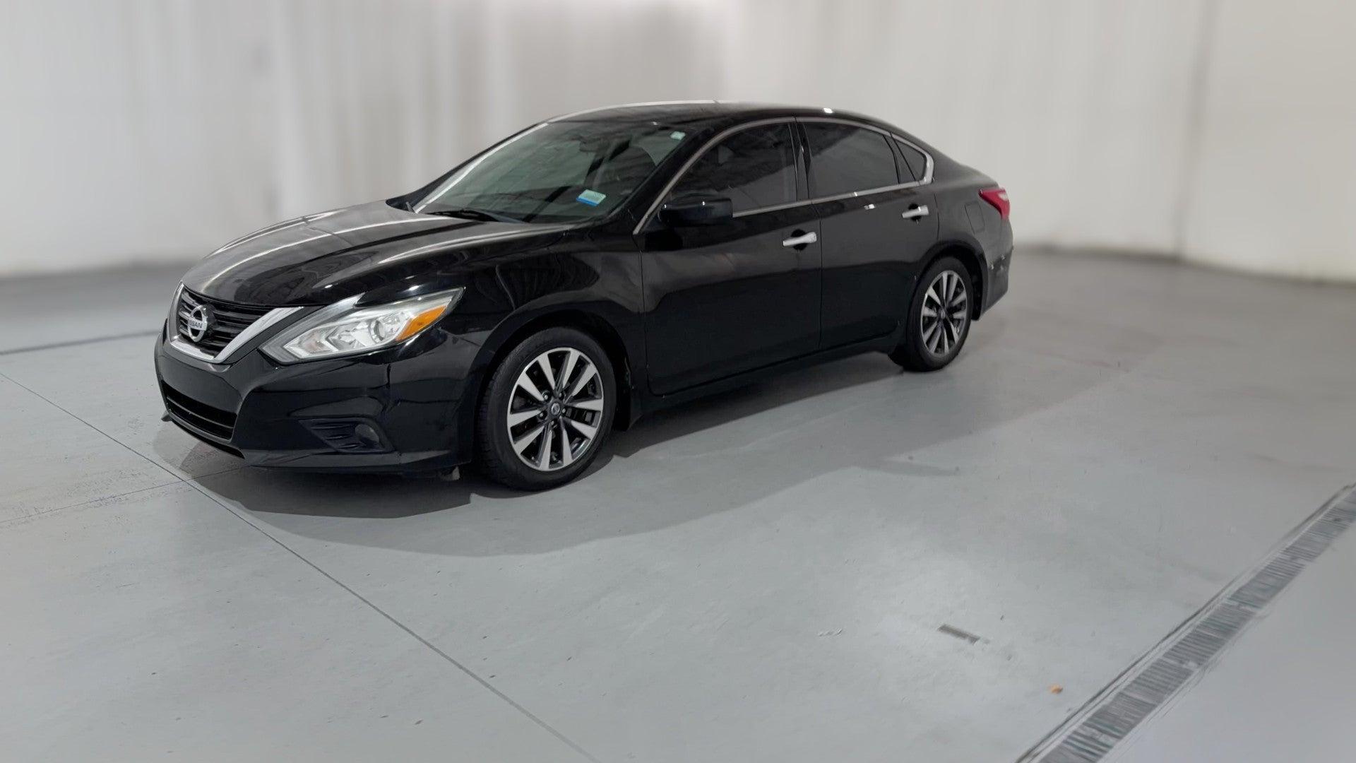 2016 Nissan Altima vehicle photo
