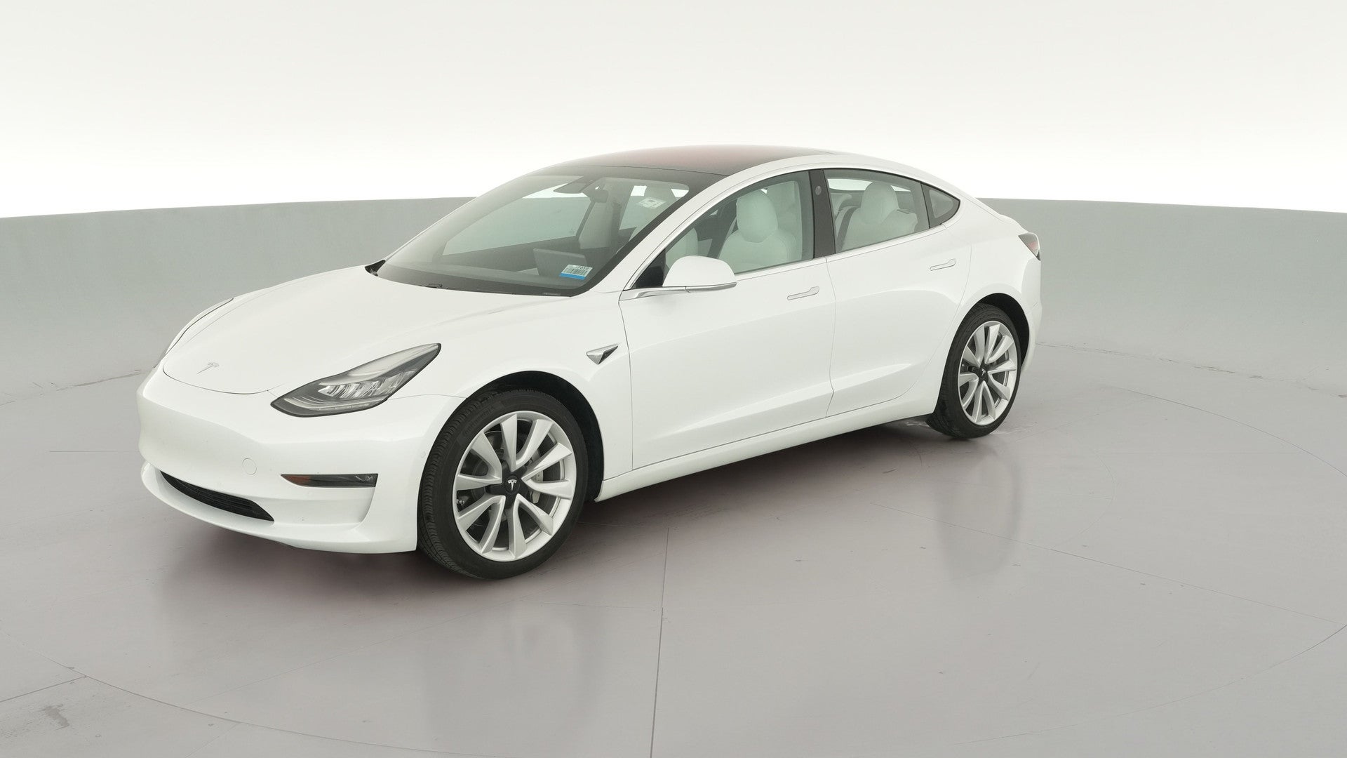 2018 Tesla Model 3 vehicle photo