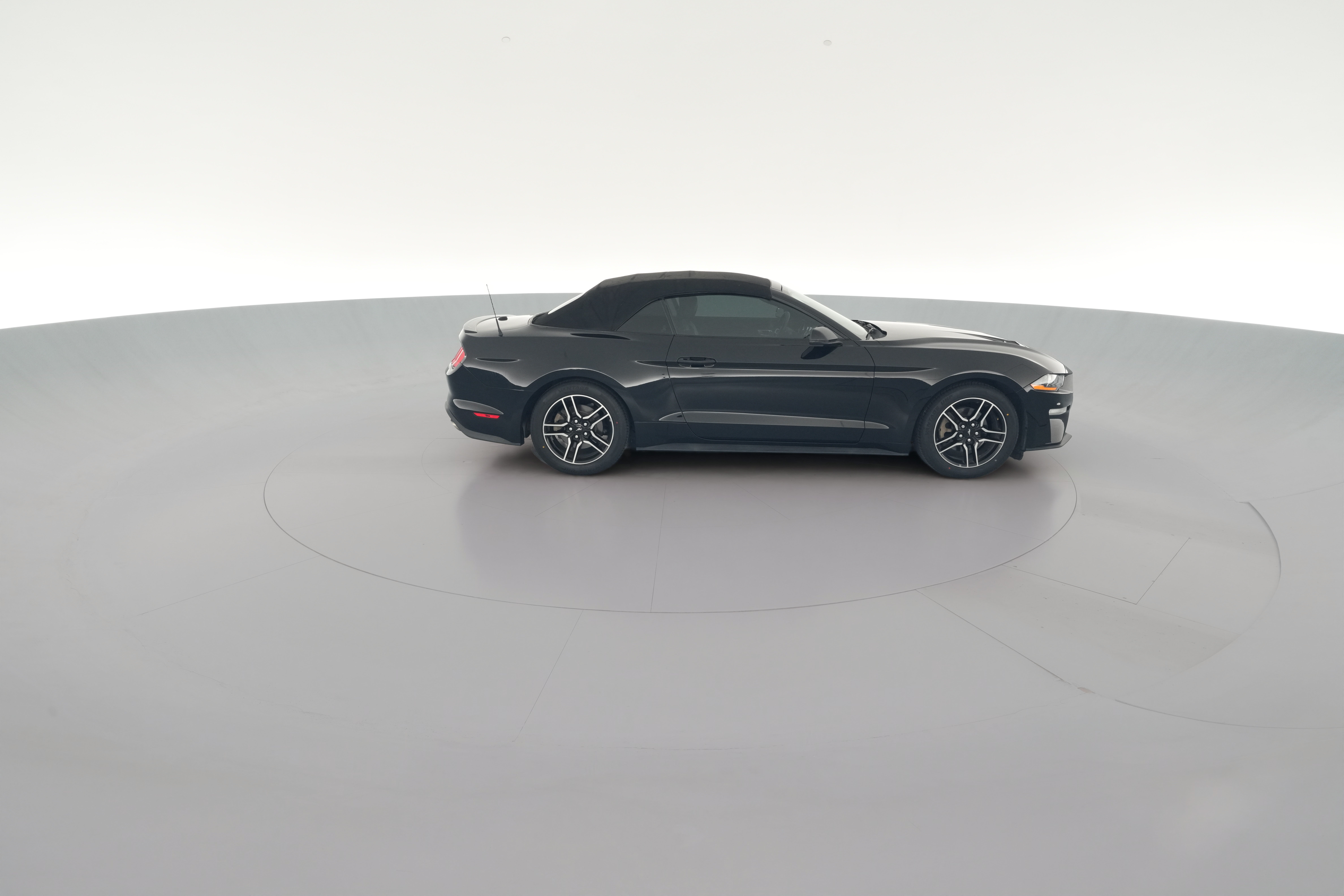 2018 Ford Mustang EcoBoost Premium - Photo 34