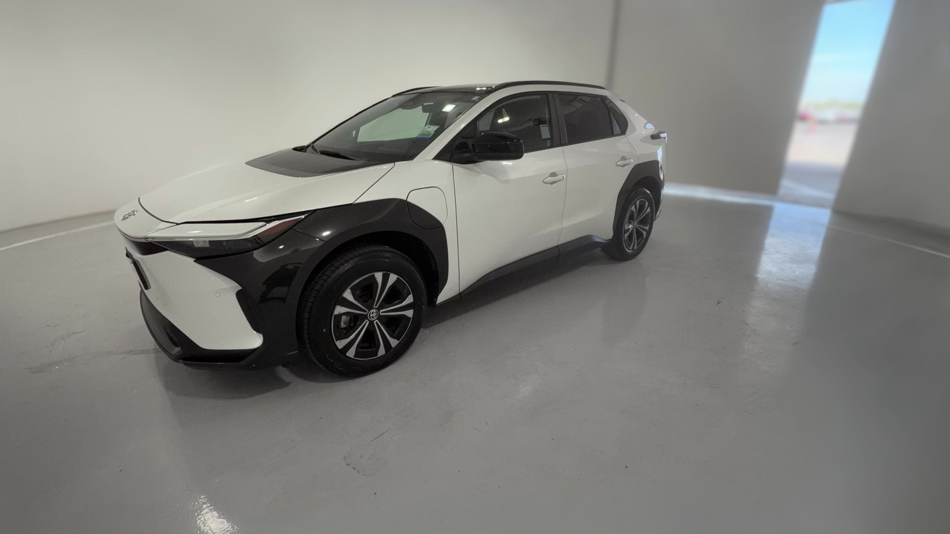 2024 Toyota bZ4X vehicle photo