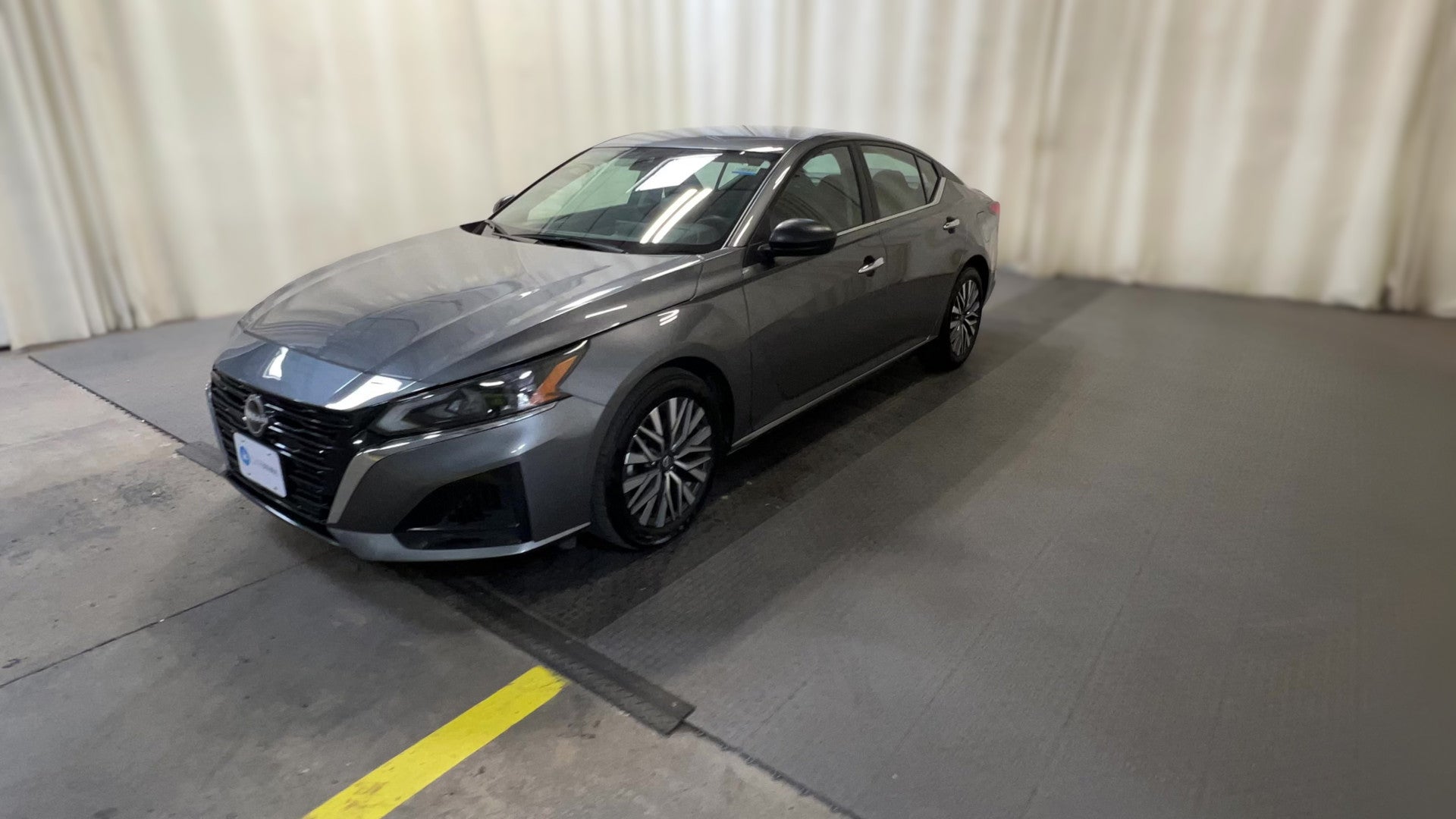 2025 Nissan Altima vehicle photo