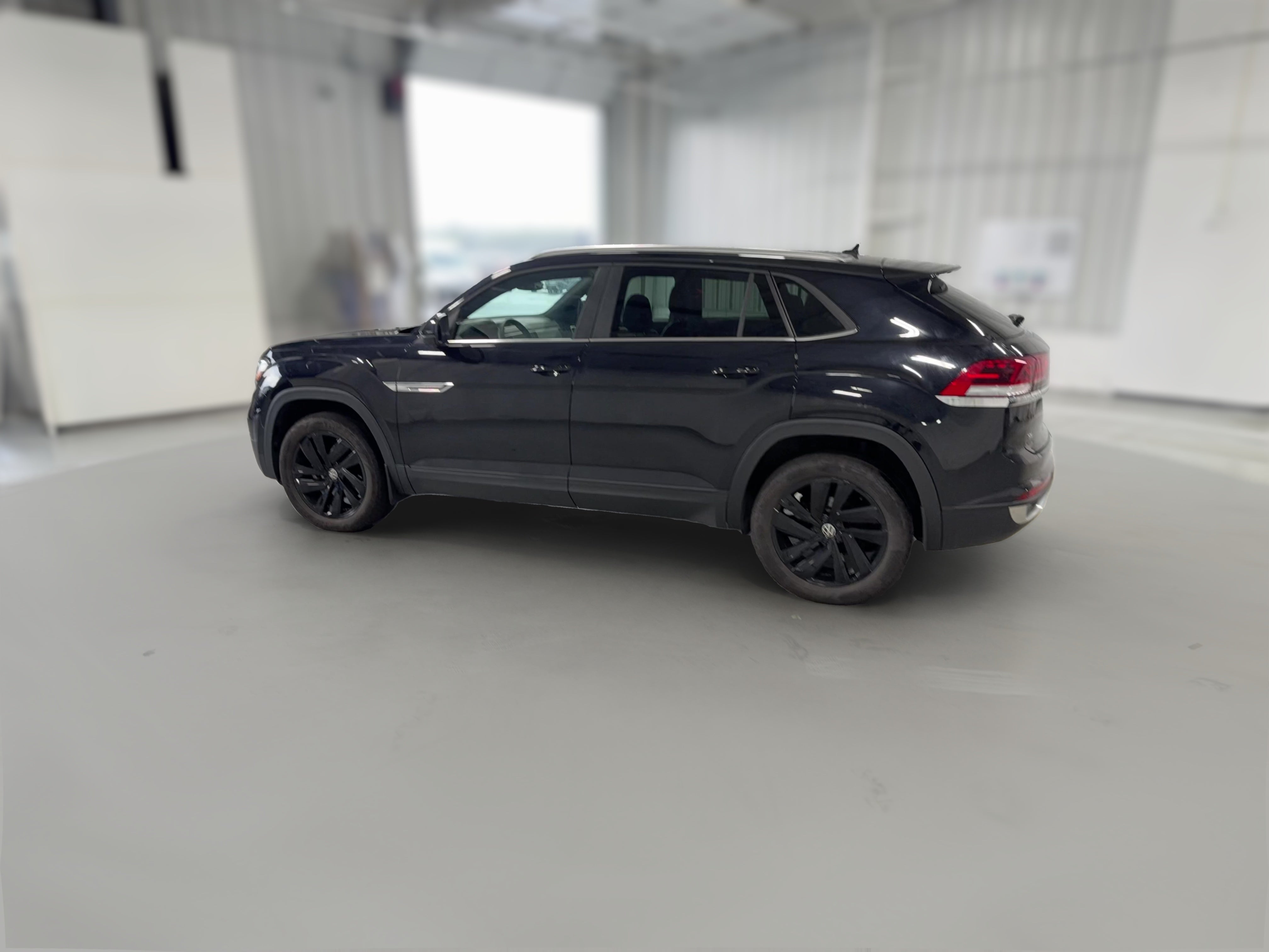 2023 Volkswagen Atlas Cross Sport SE w/Tech - Photo 28