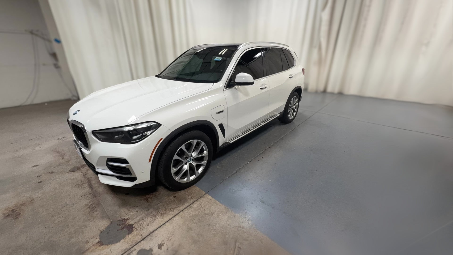2023 BMW X5 vehicle photo