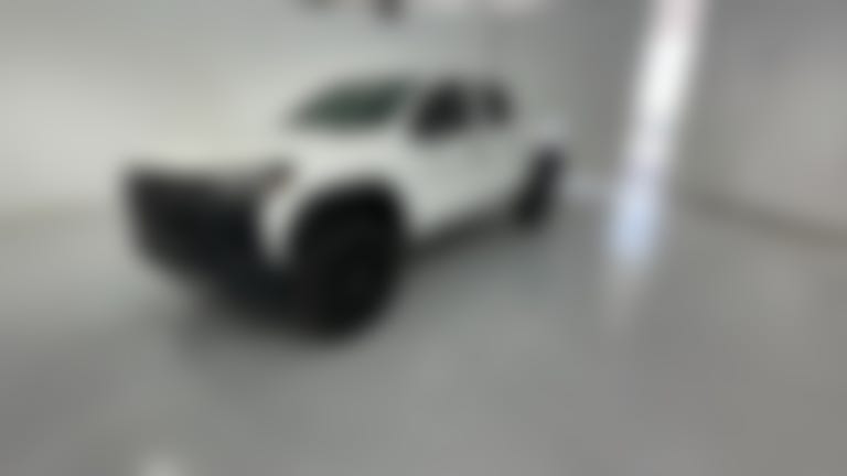 2025 Chevrolet Colorado Crew Cab vehicle photo