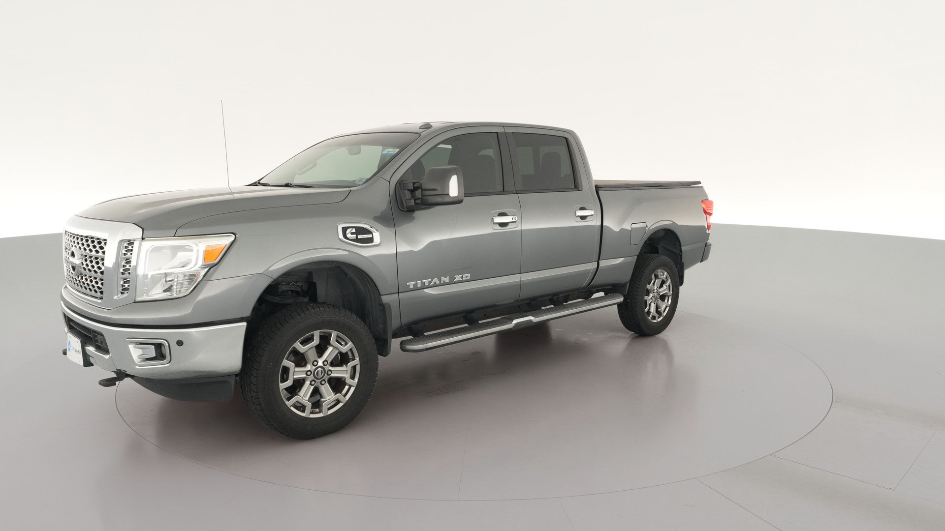 2017 Nissan TITAN XD Crew Cab vehicle photo