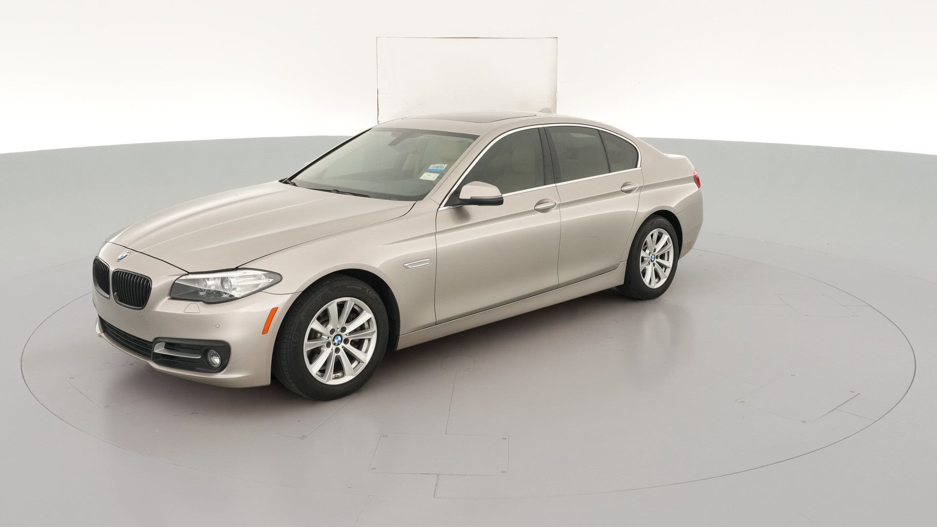 2016 BMW 5 Series vehicle photo