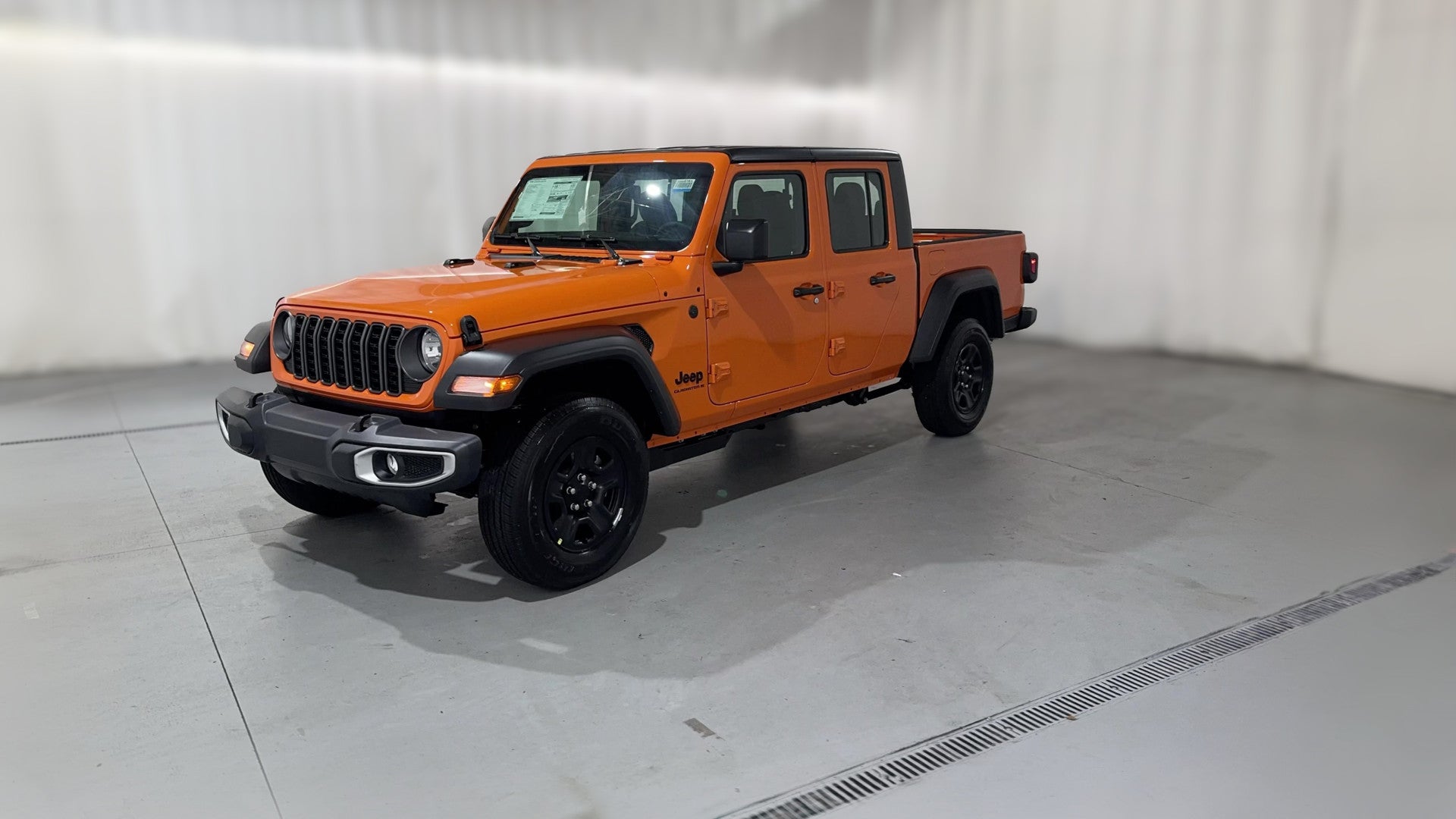 2026 Jeep Gladiator vehicle photo