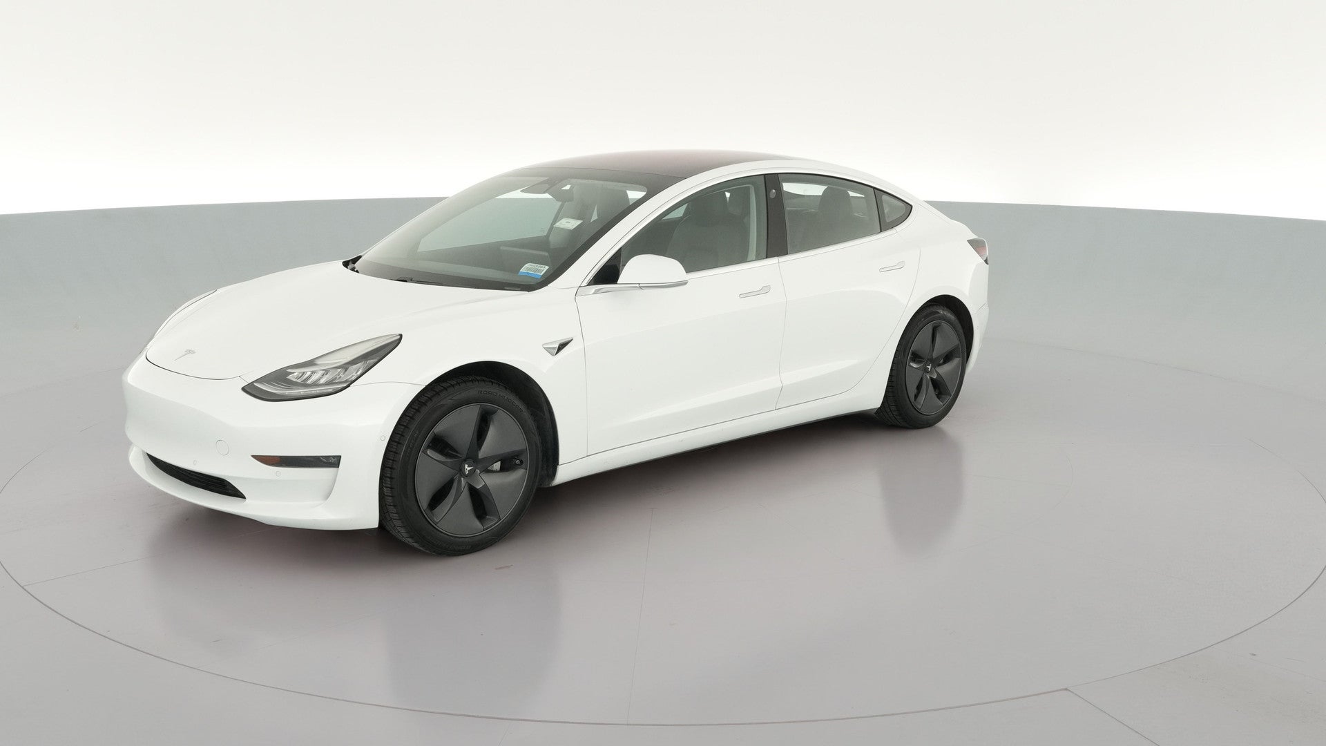 2018 Tesla Model 3 vehicle photo