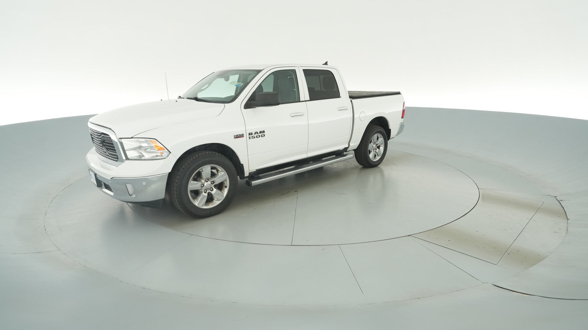 2015 Ram 1500 Crew Cab vehicle photo