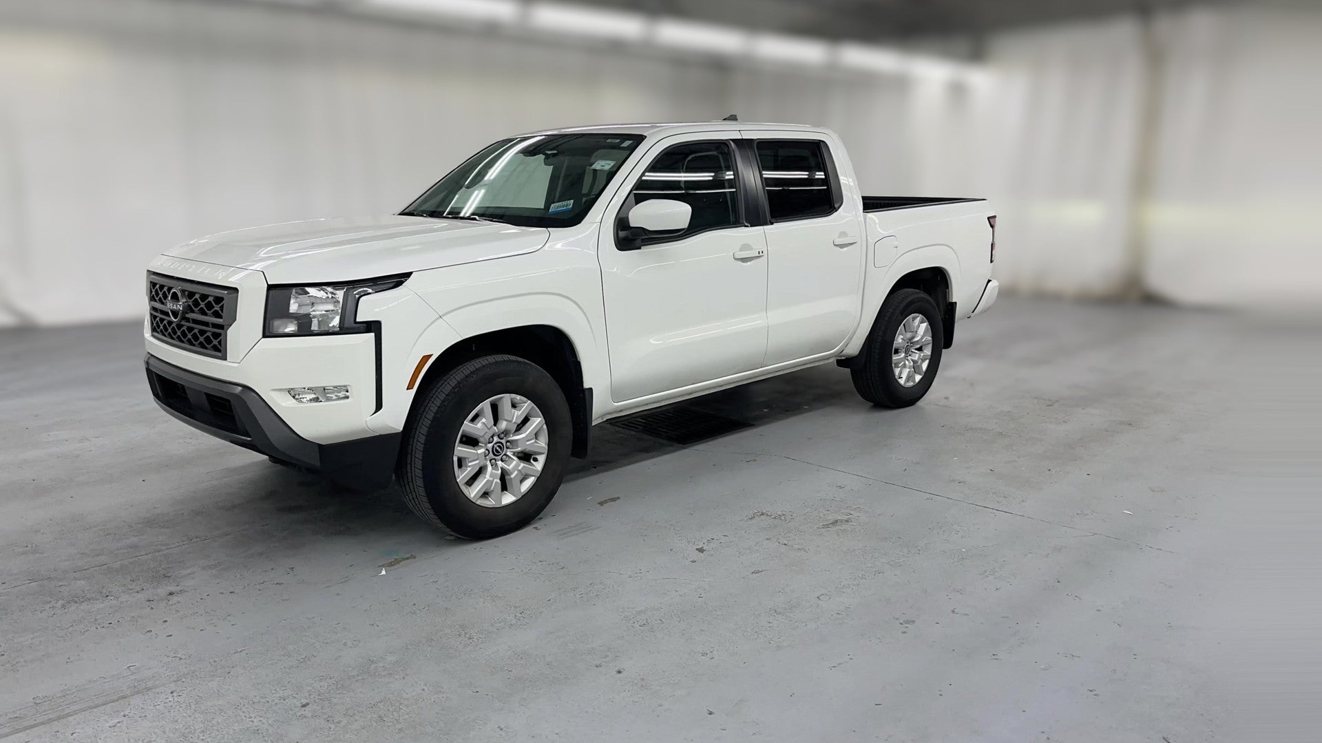 2022 Nissan Frontier Crew Cab vehicle photo