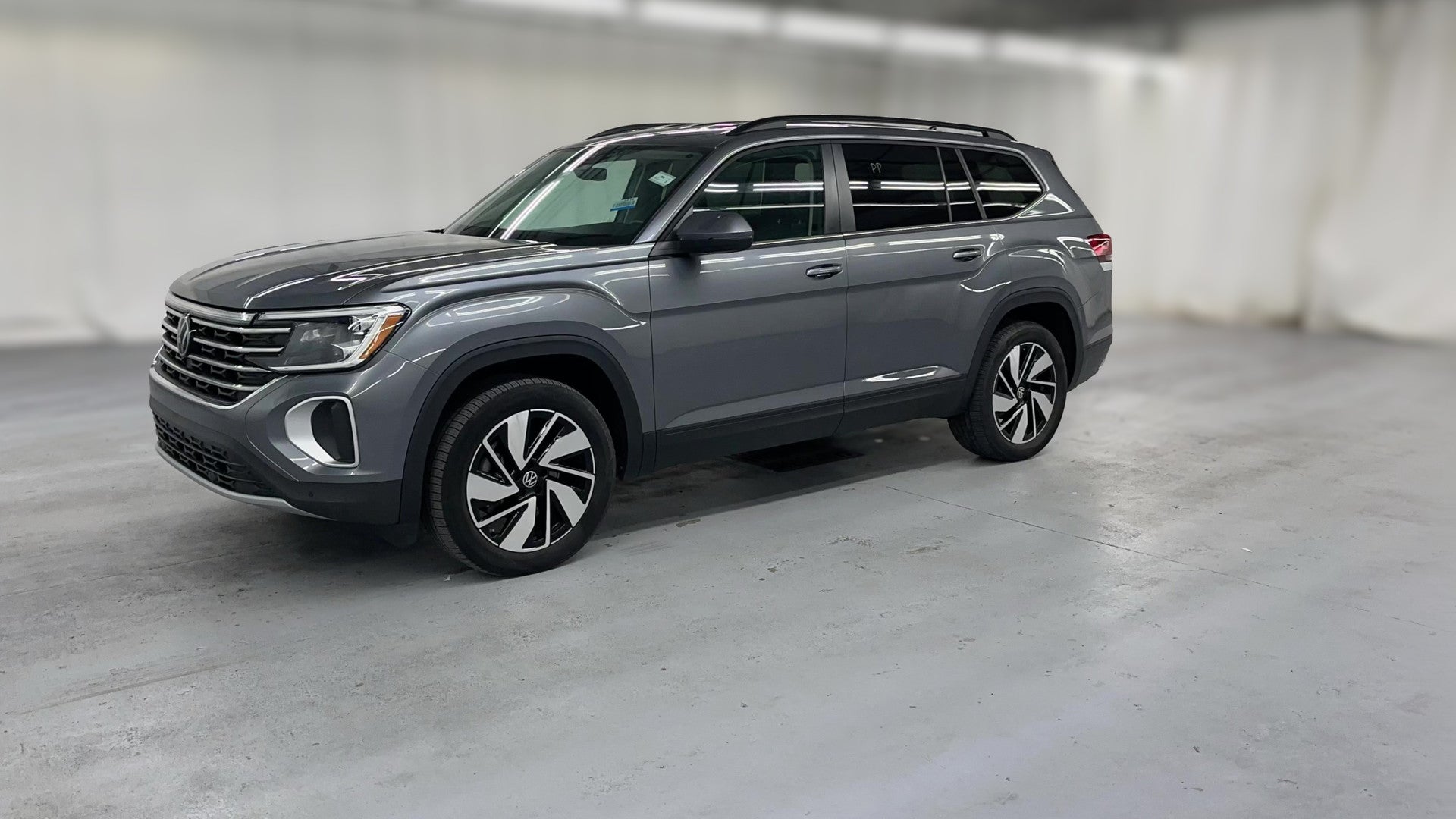 2024 Volkswagen Atlas vehicle photo