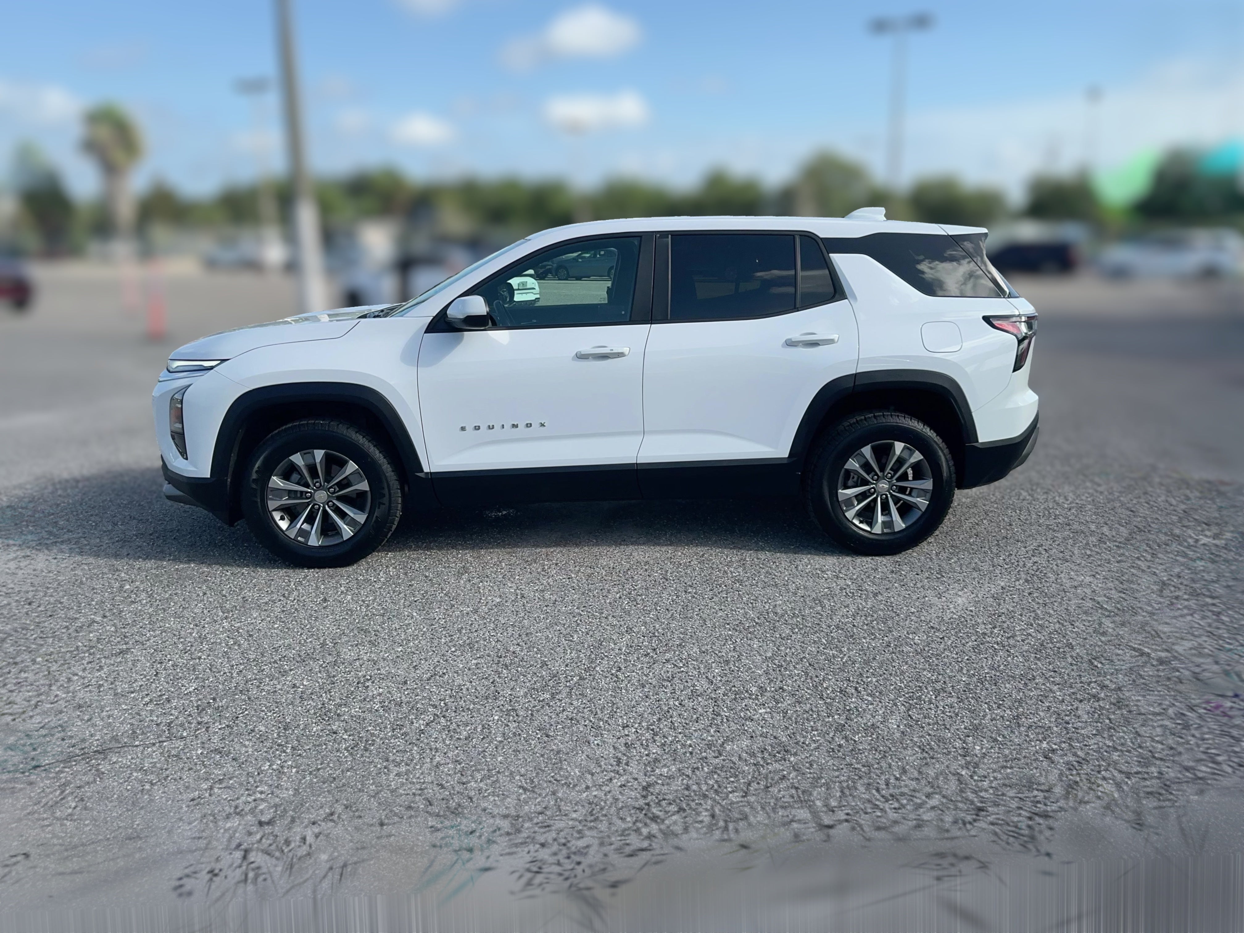 2025 Chevrolet Equinox LT - Photo 23