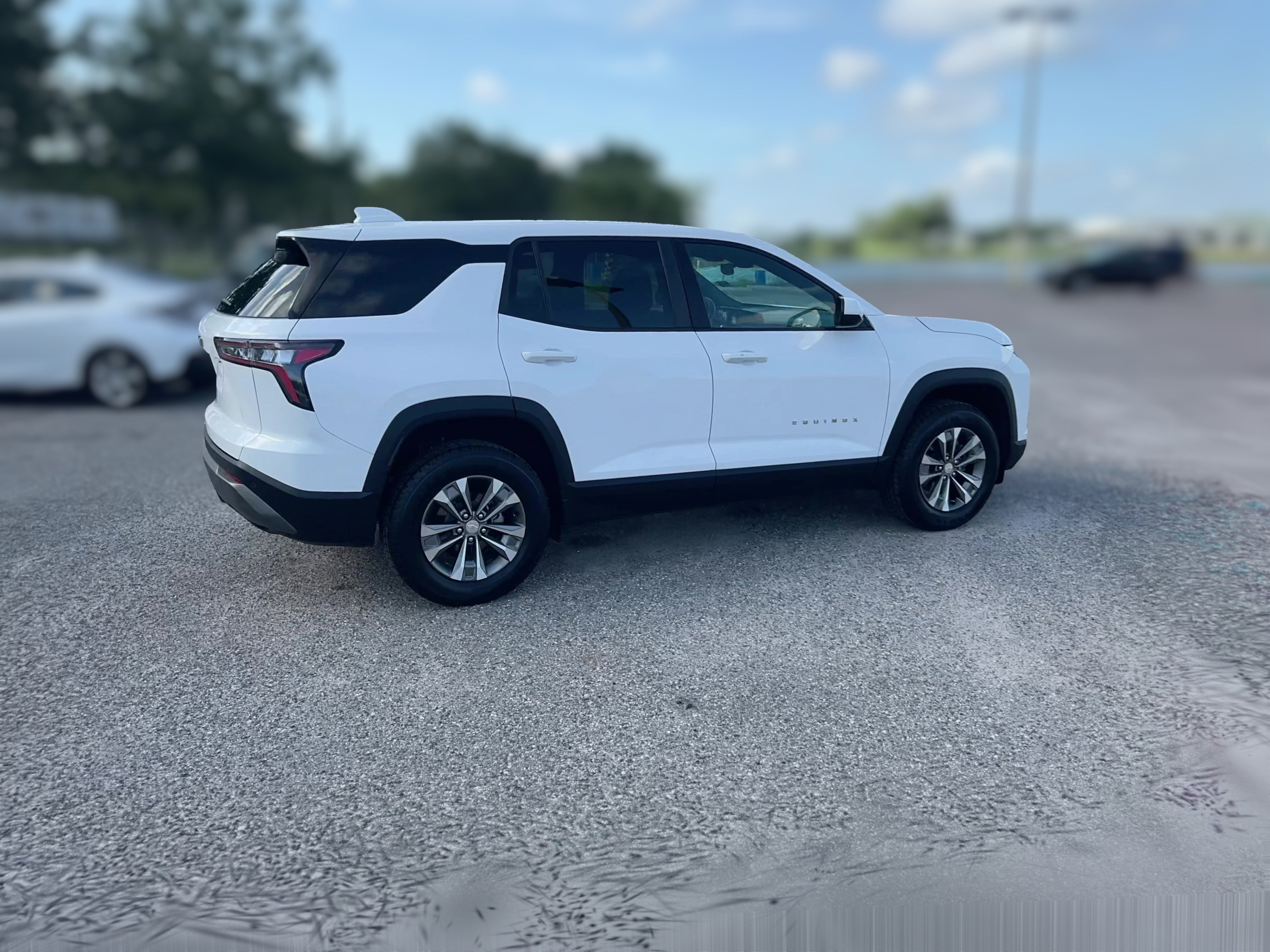 2025 Chevrolet Equinox LT - Photo 30