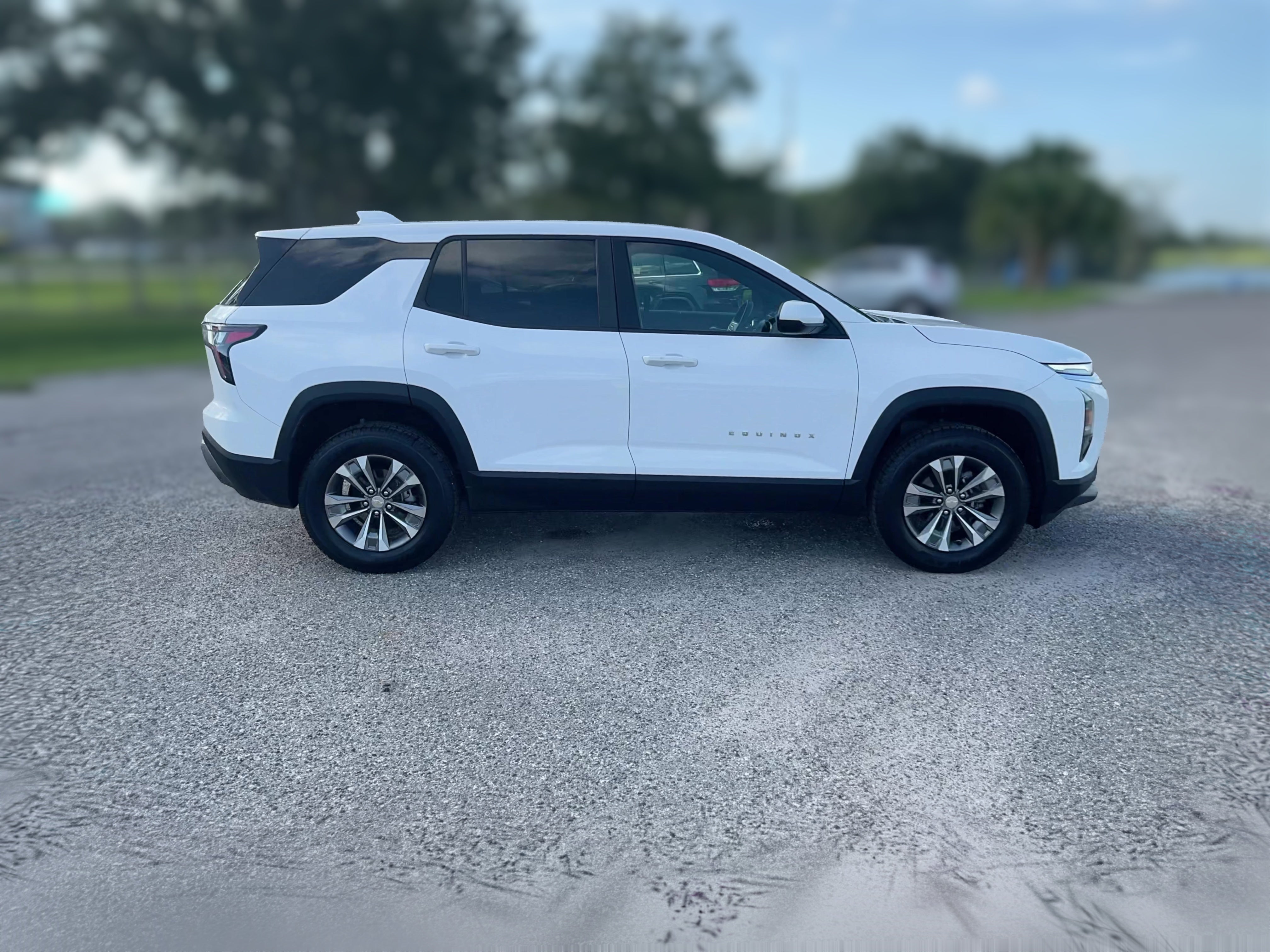 2025 Chevrolet Equinox LT - Photo 31