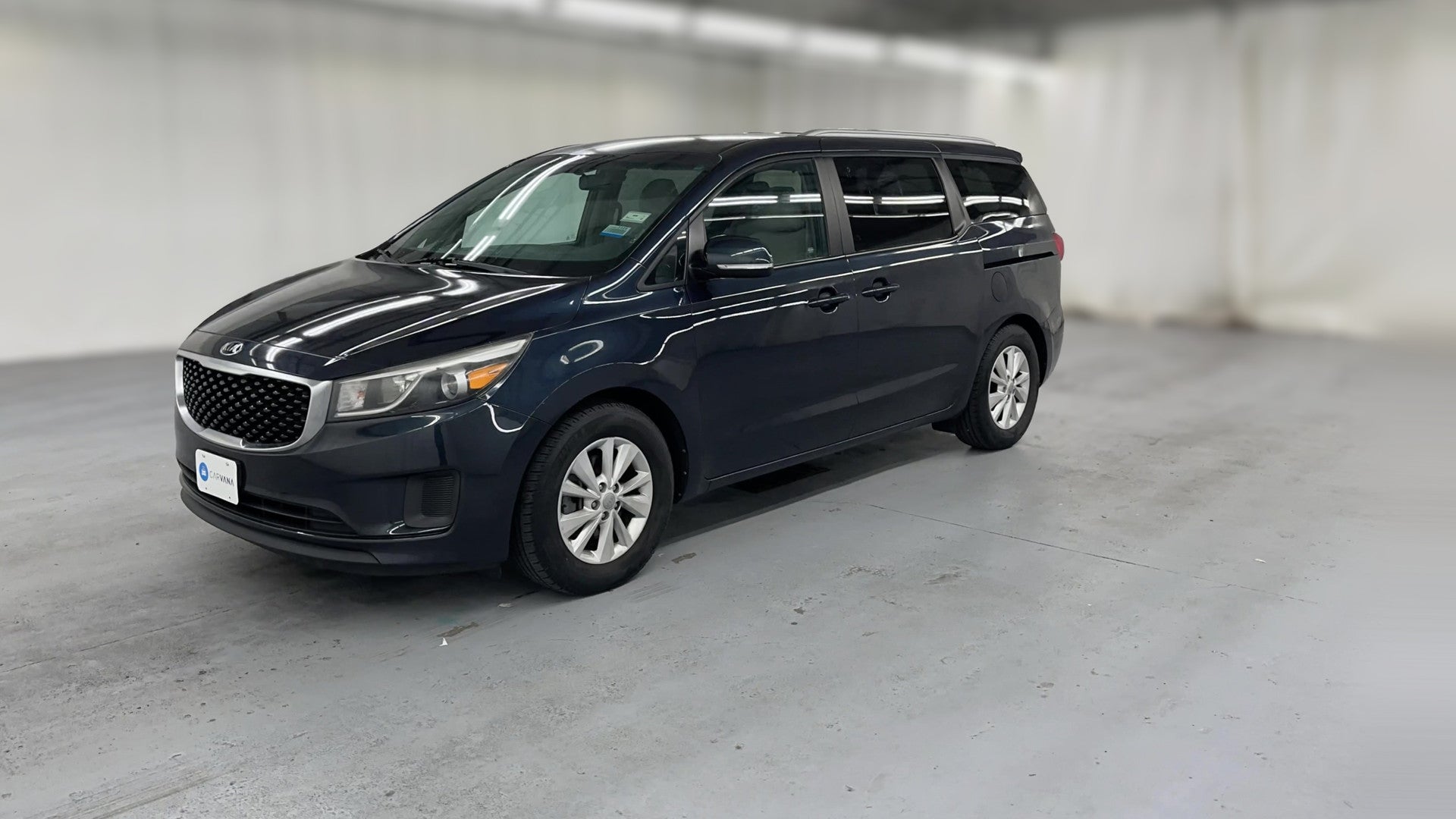 2016 Kia Sedona vehicle photo