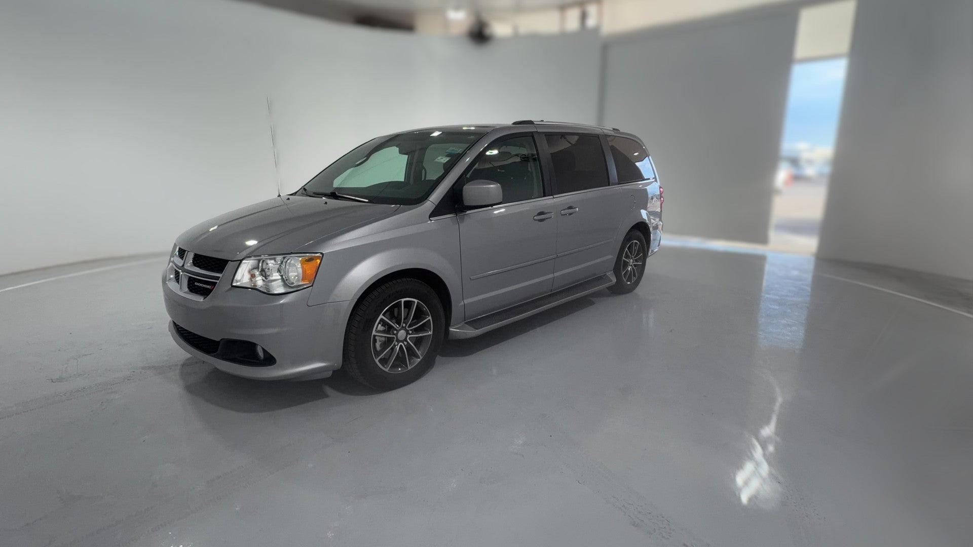 2016 Dodge Grand Caravan Passenger vehicle photo