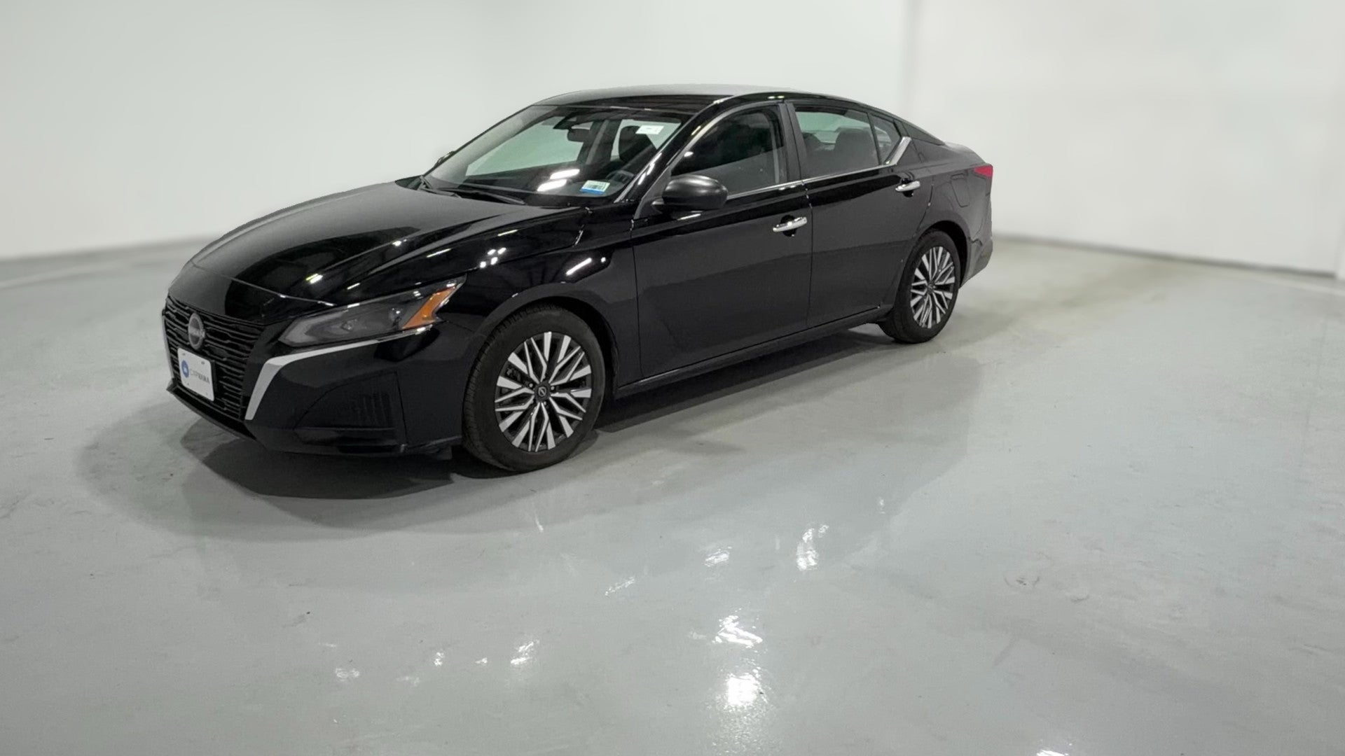 2025 Nissan Altima vehicle photo