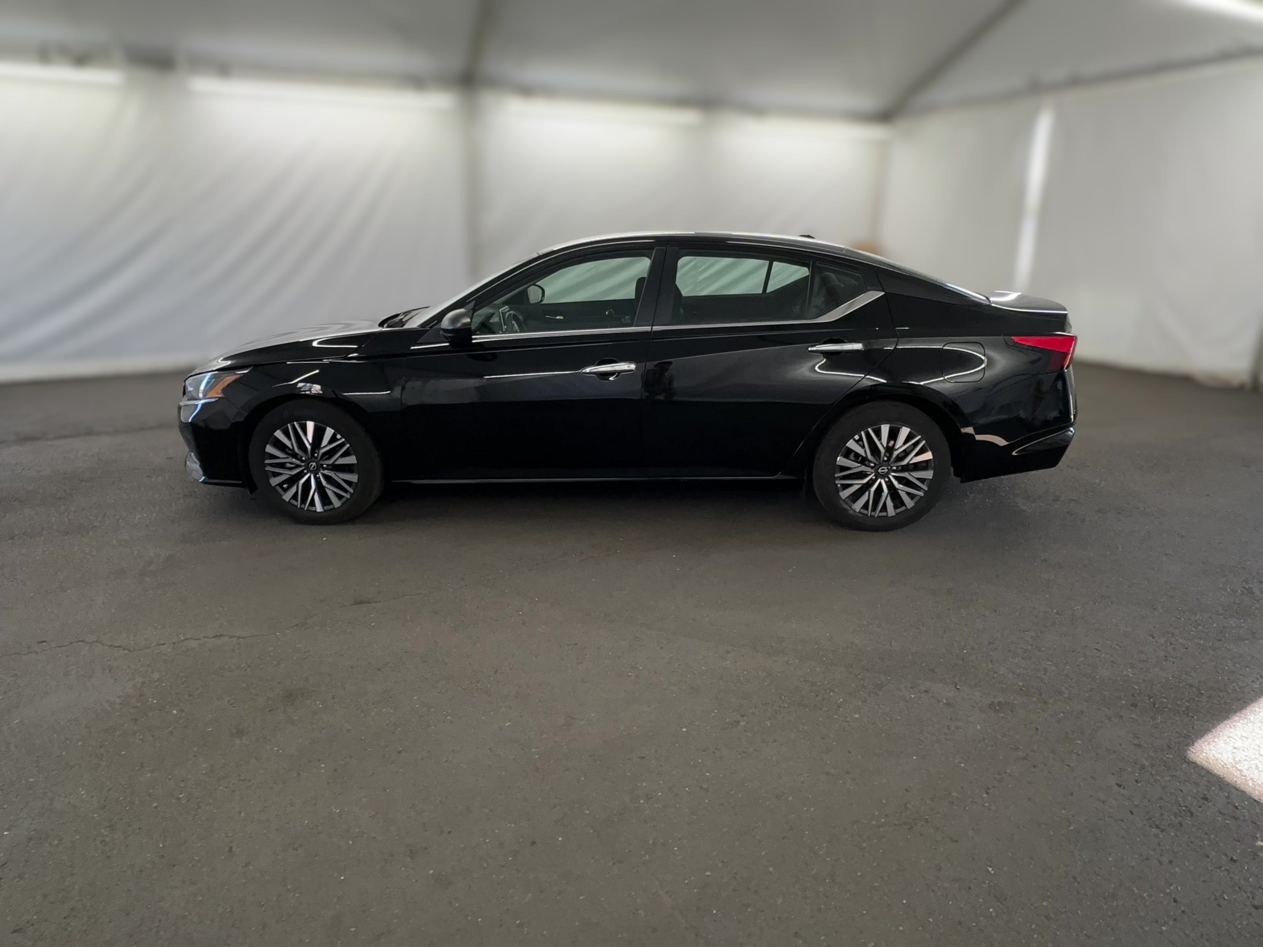2025 Nissan Altima SV - Photo 29