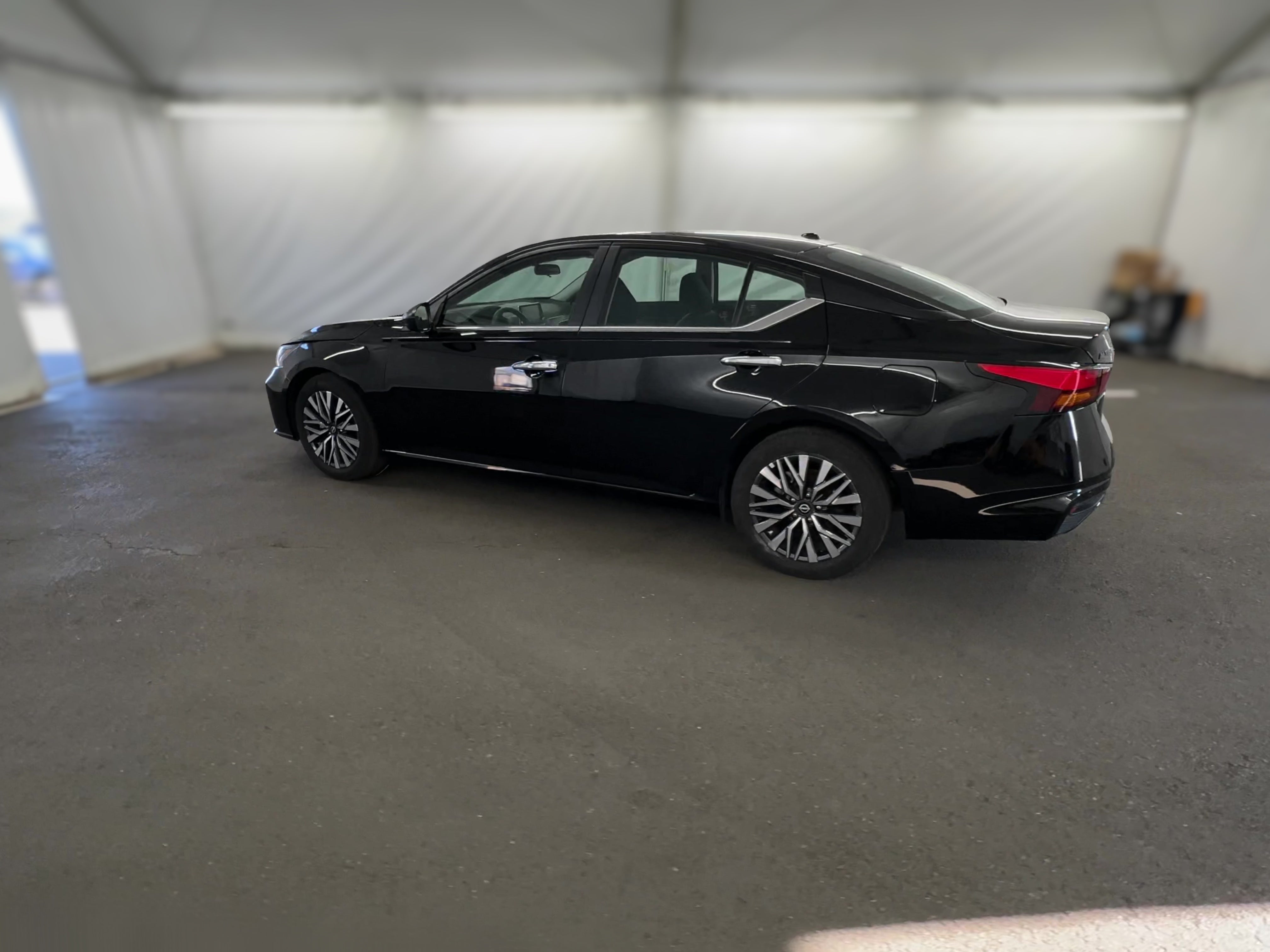 2025 Nissan Altima SV - Photo 30