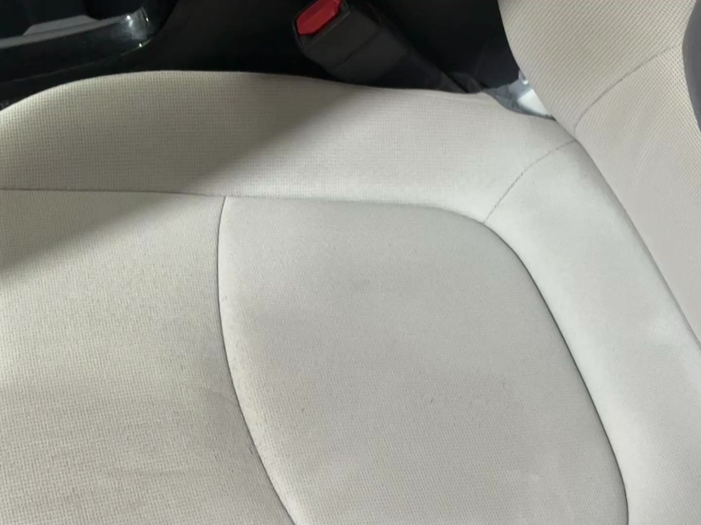 2022 Toyota Corolla LE - Photo 16