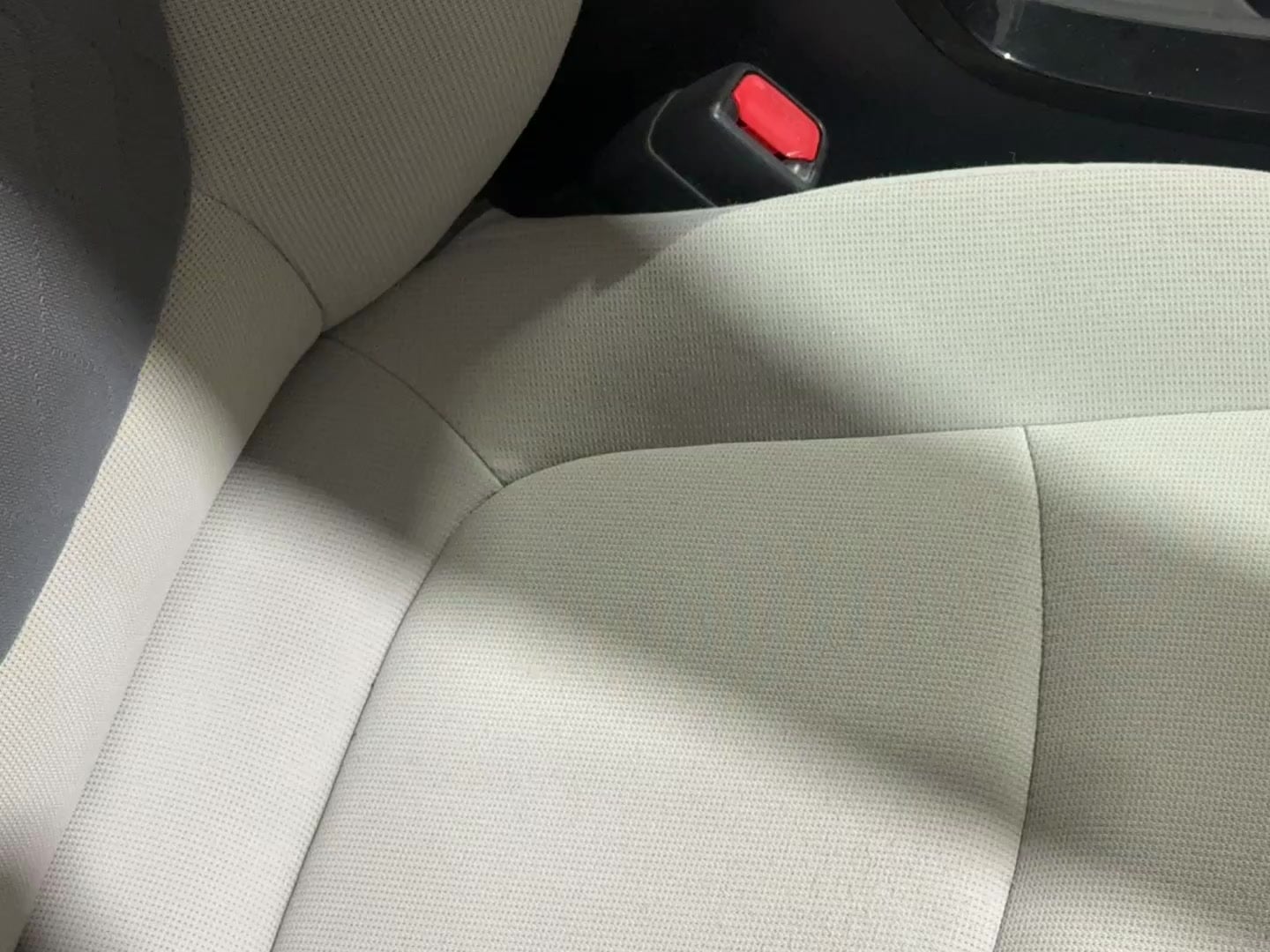2022 Toyota Corolla LE - Photo 19