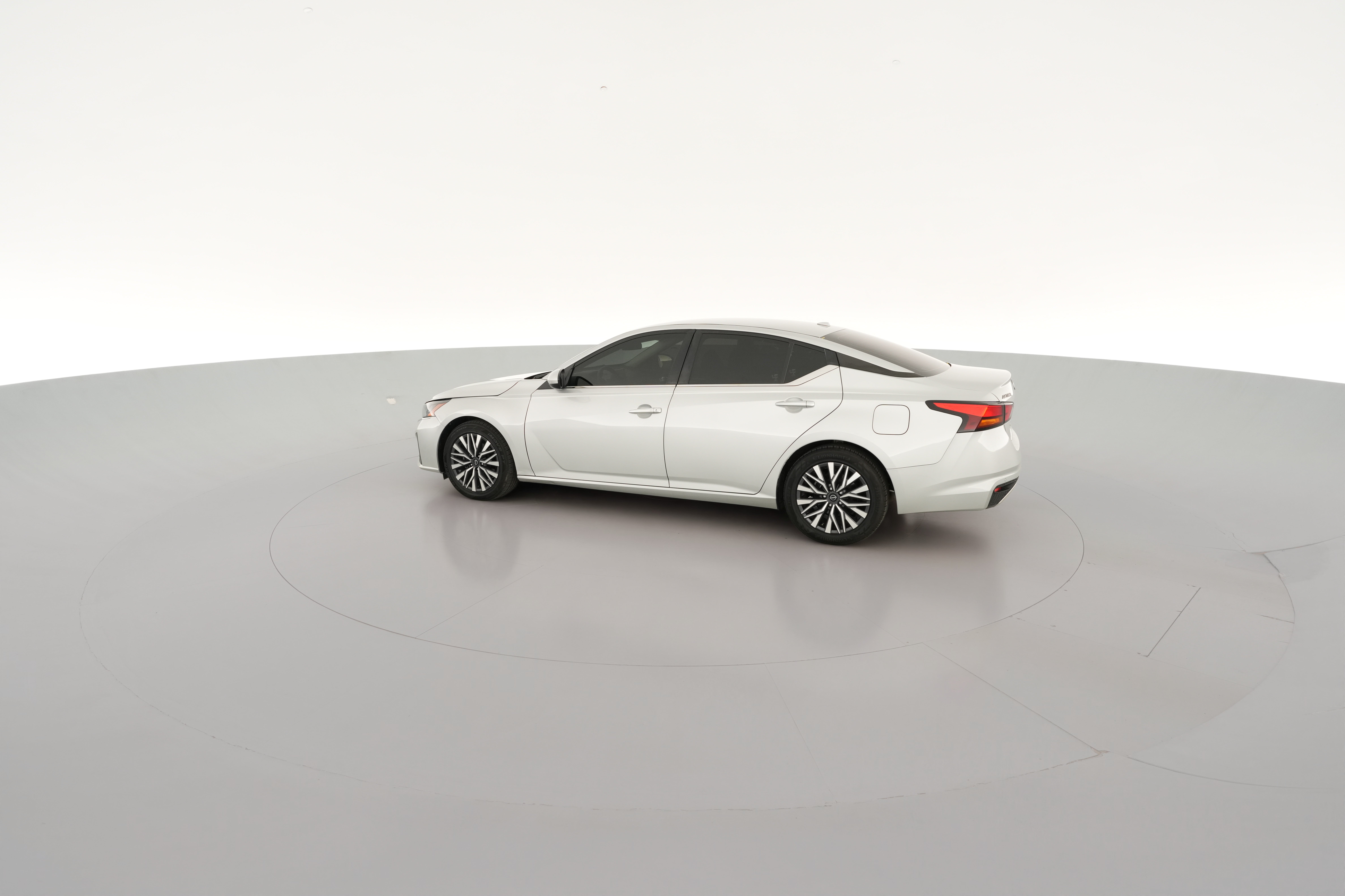 2023 Nissan Altima SV - Photo 25