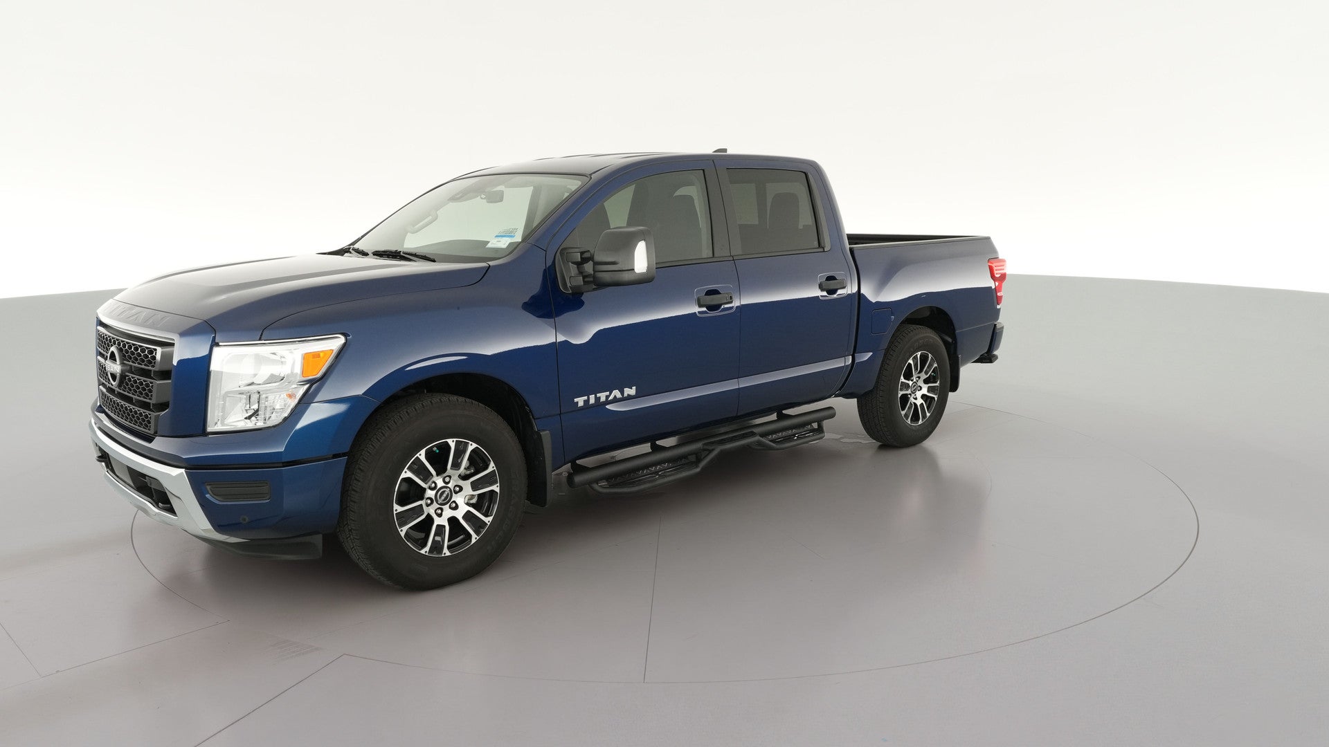 2024 Nissan Titan Crew Cab vehicle photo