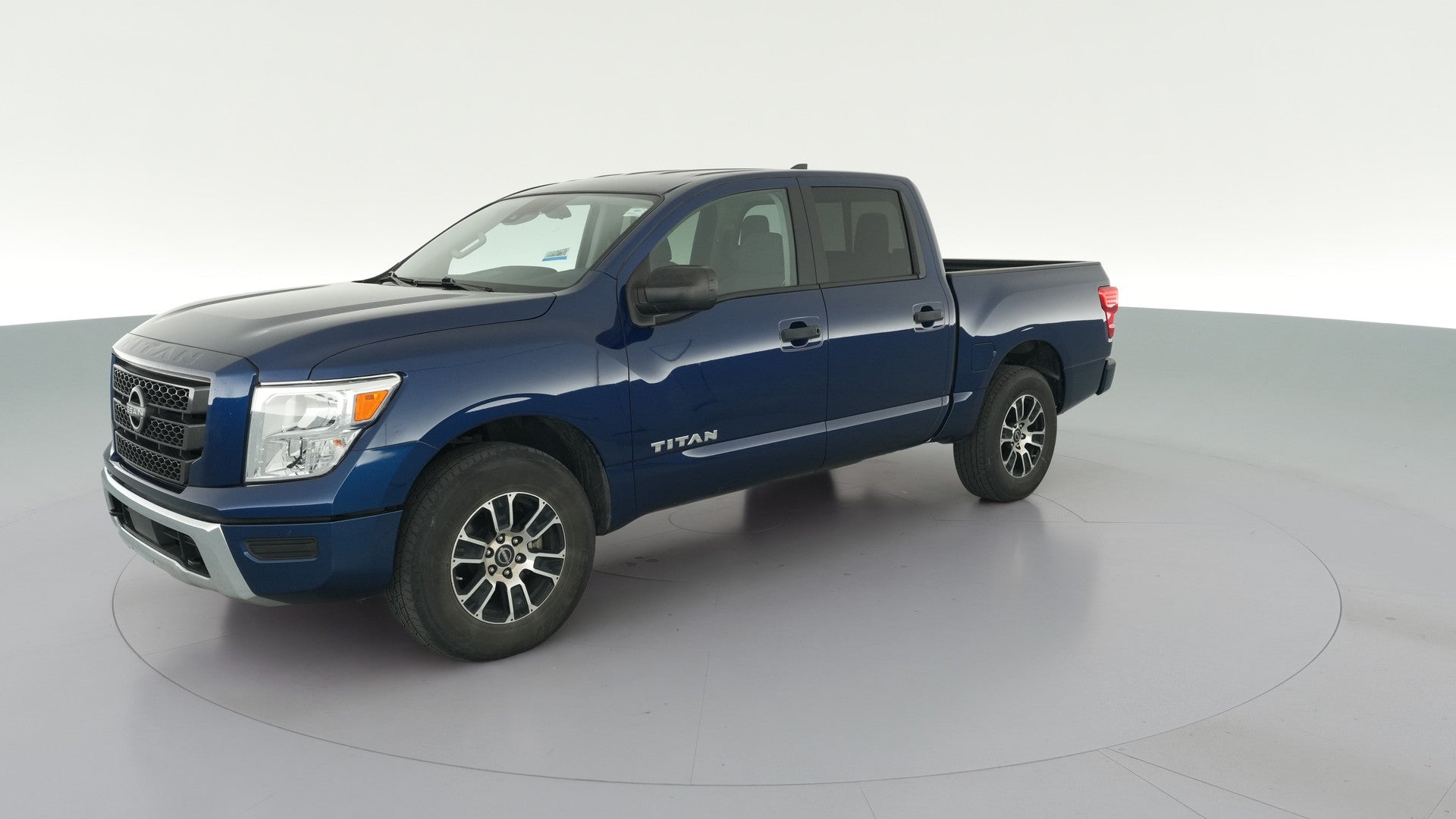 2024 Nissan Titan Crew Cab vehicle photo