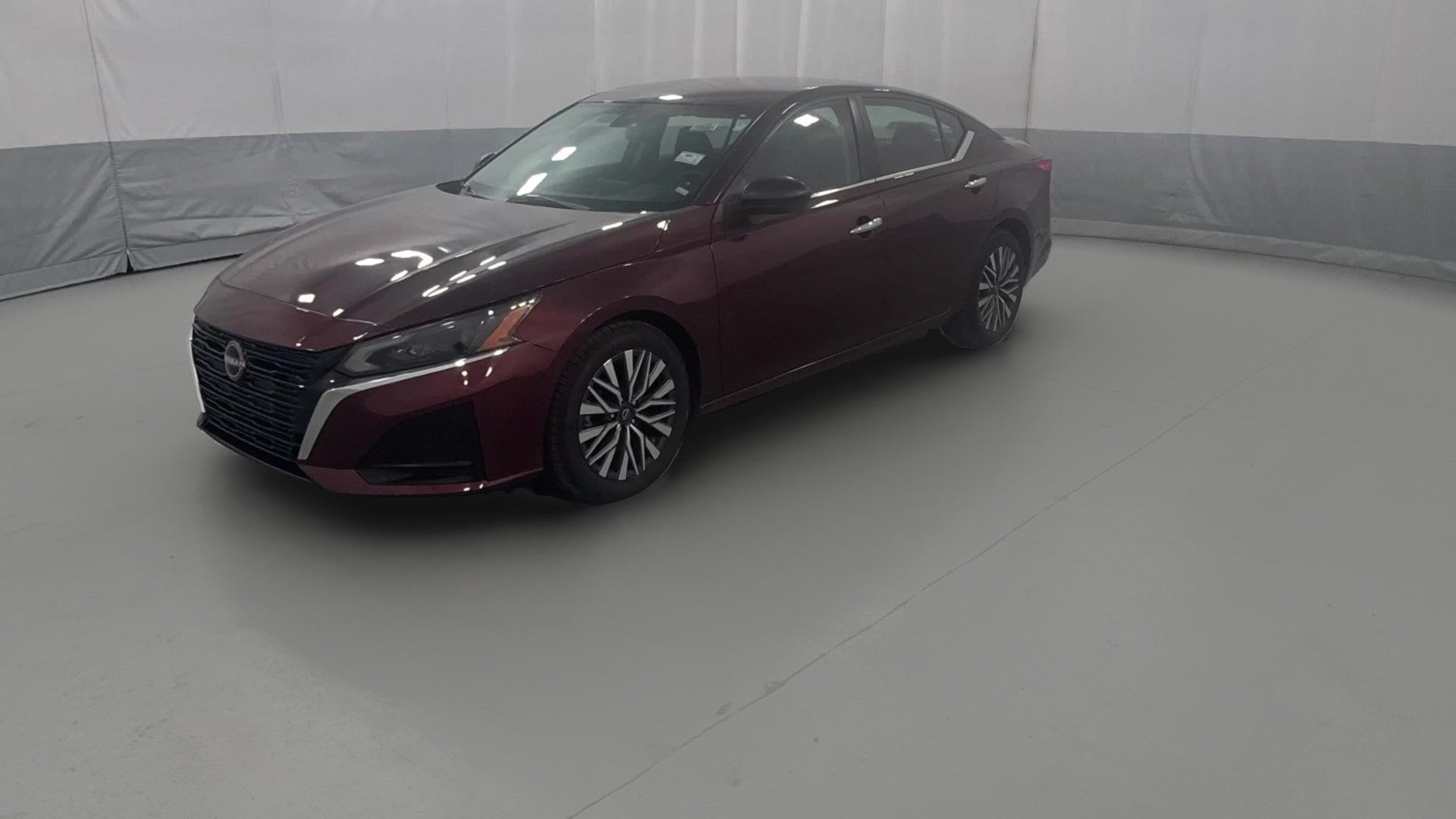 2024 Nissan Altima vehicle photo