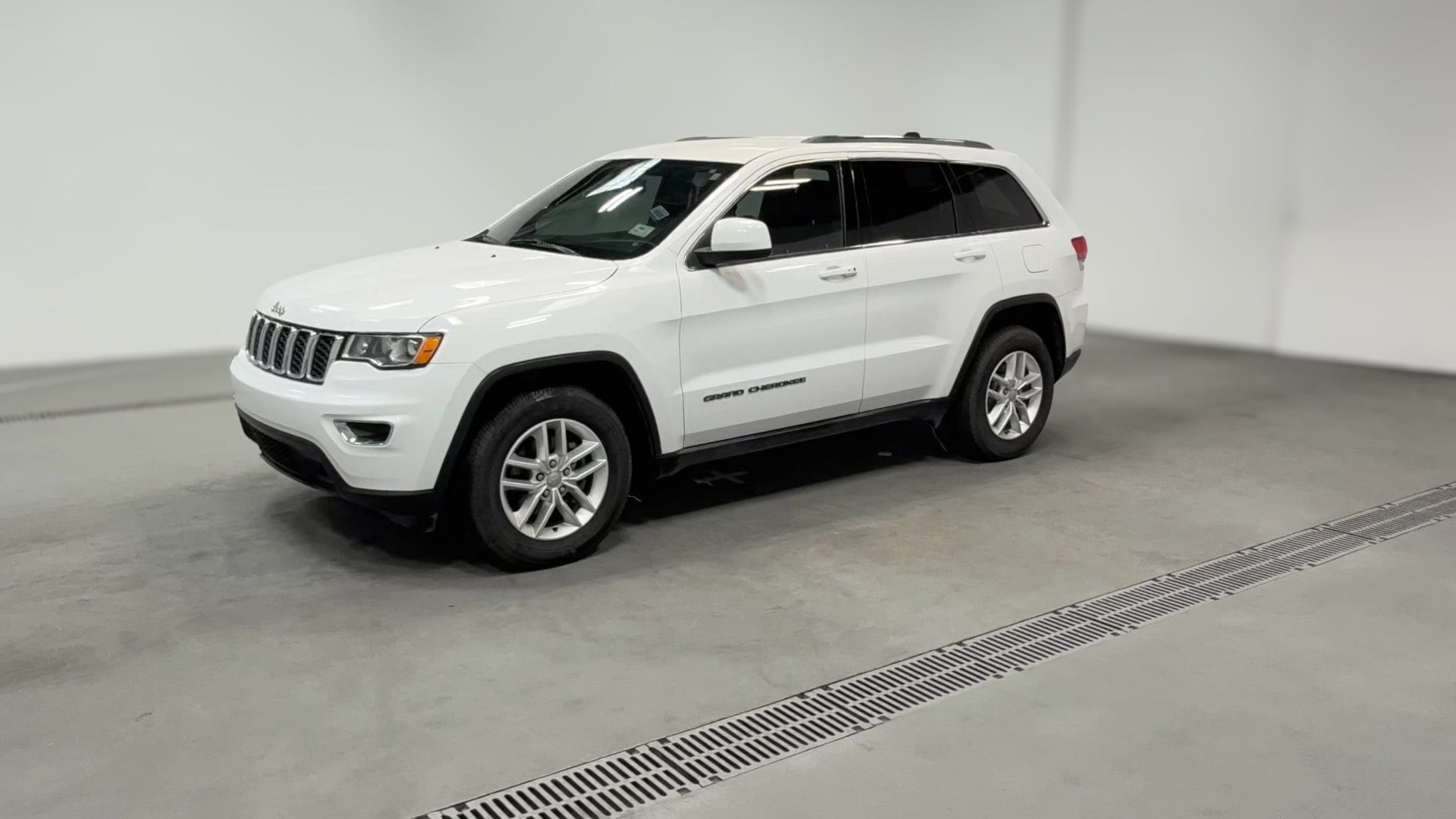2018 Jeep Grand Cherokee vehicle photo