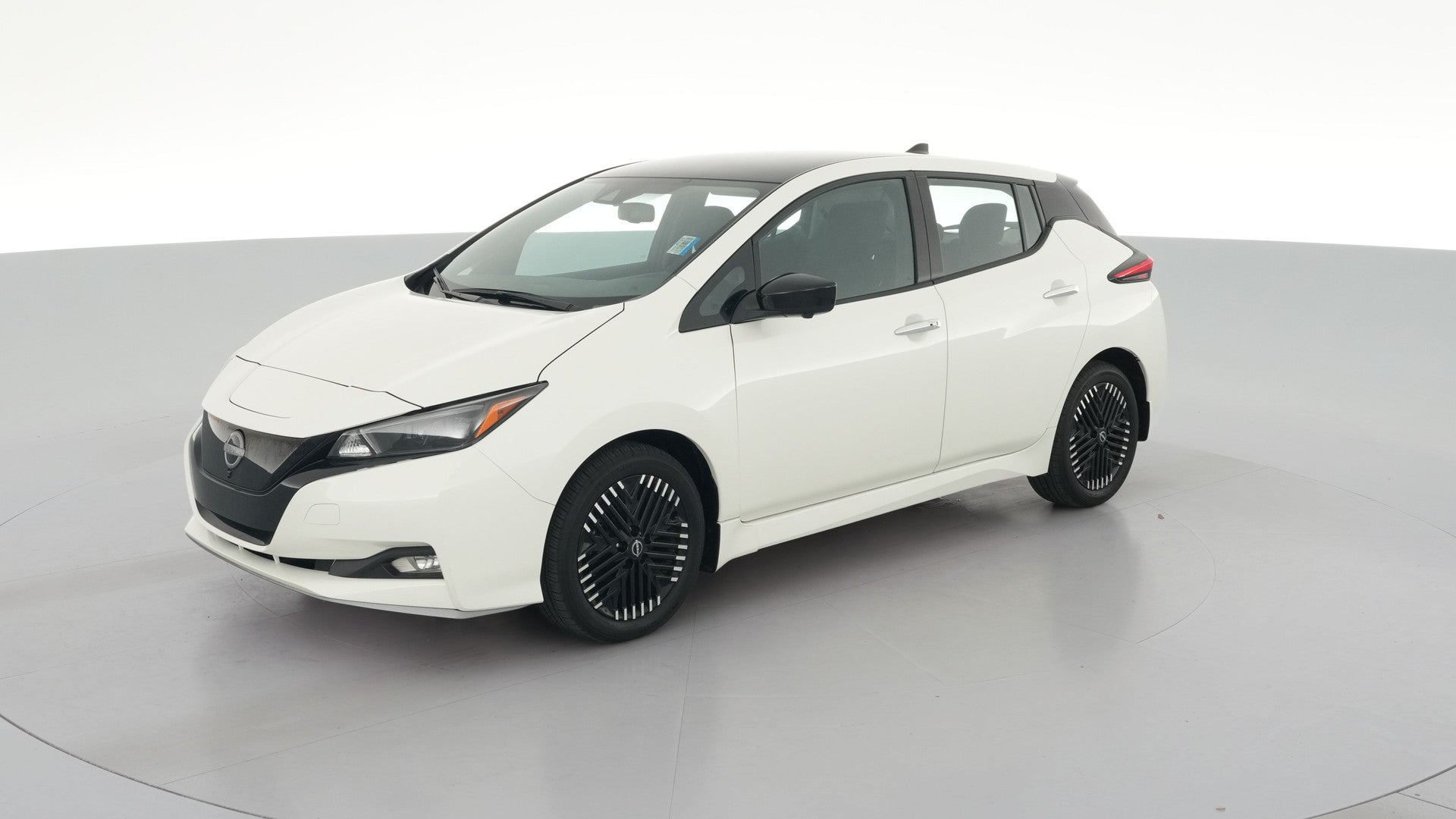 2024 Nissan LEAF vehicle photo