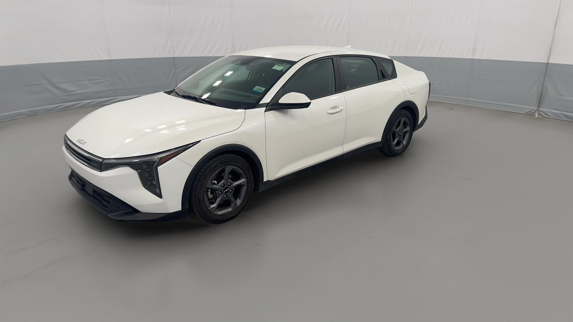2025 Kia K4 vehicle photo