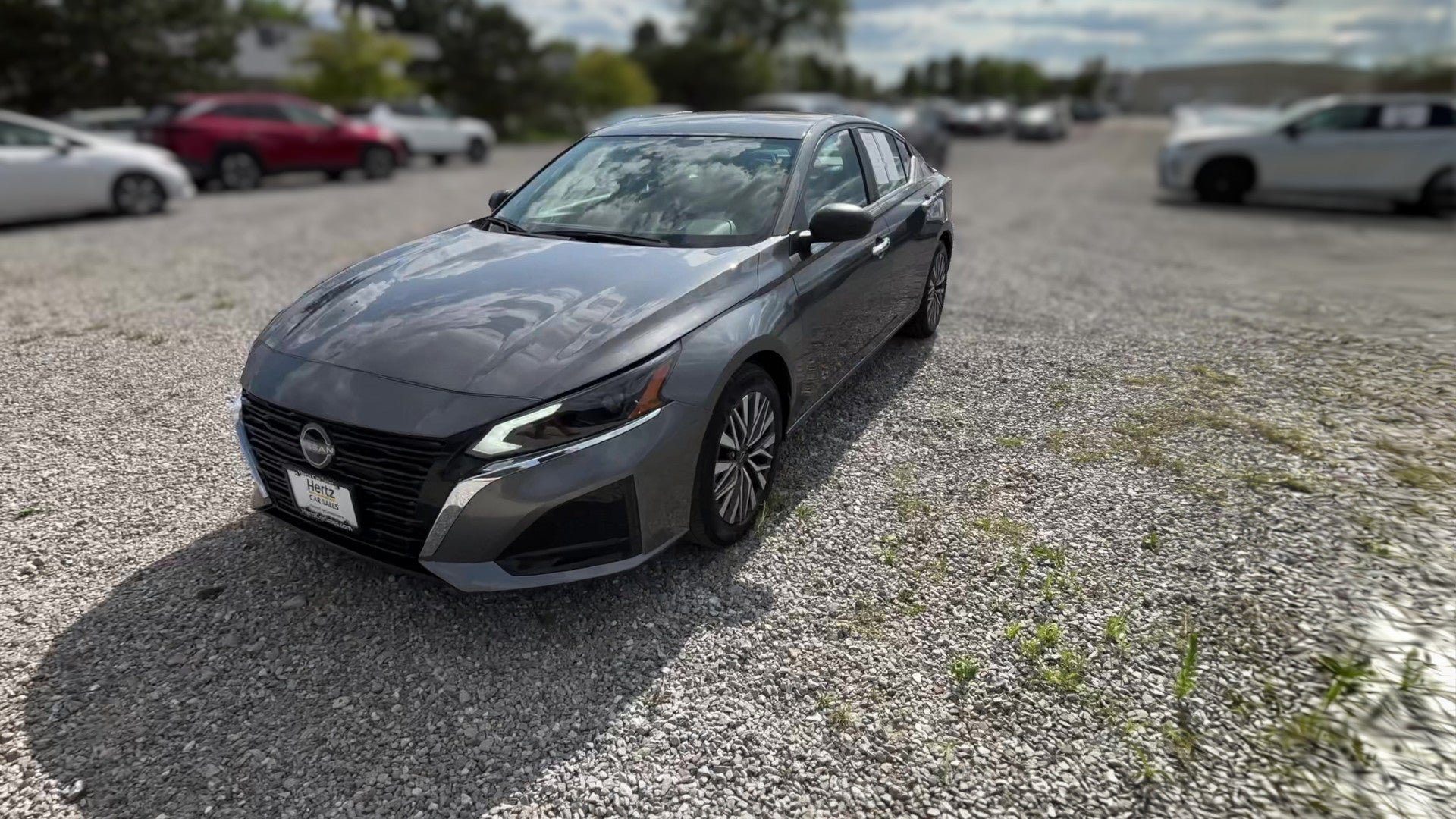 2025 Nissan Altima vehicle photo