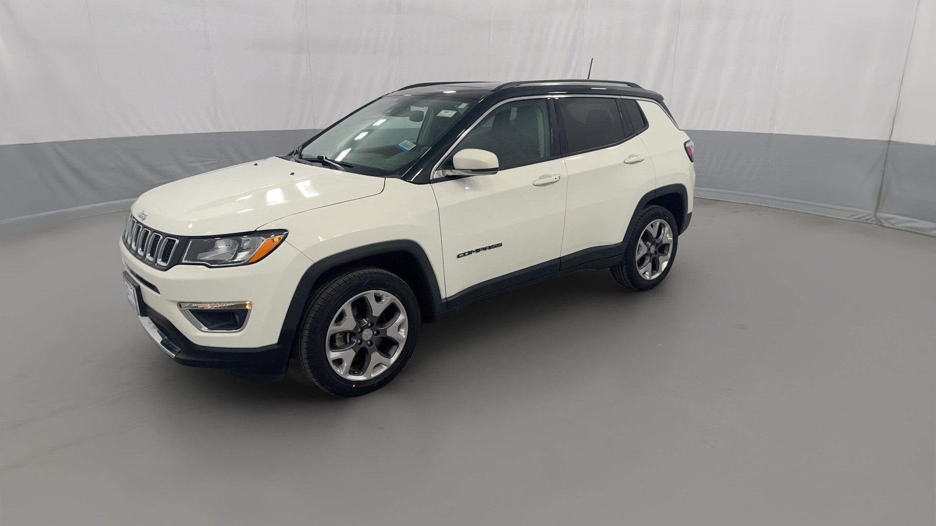 2021 Jeep Compass vehicle photo