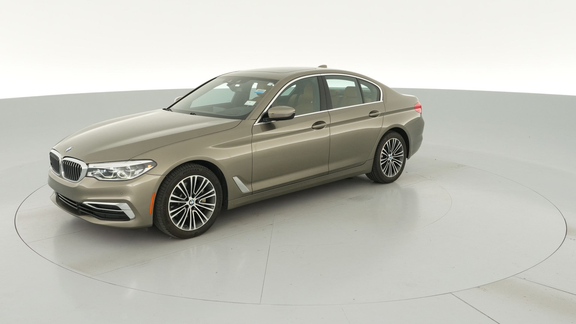 2019 BMW 5 Series vehicle photo