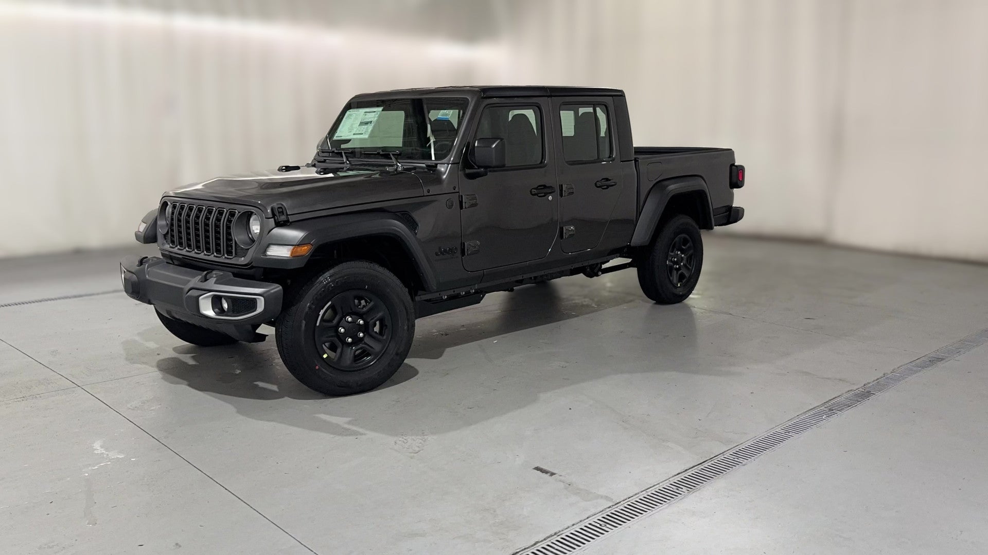 2026 Jeep Gladiator vehicle photo