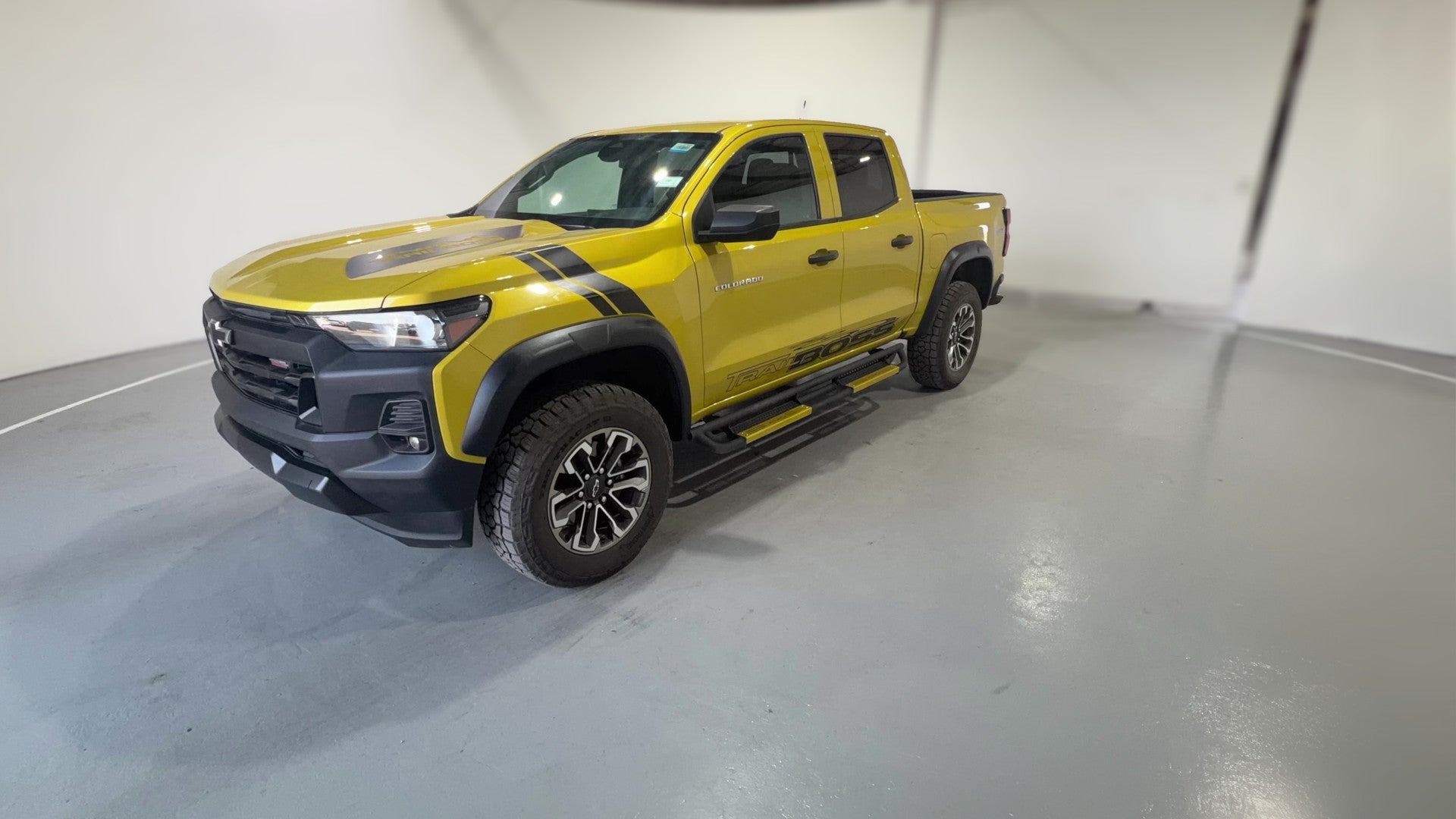 2023 Chevrolet Colorado Crew Cab vehicle photo