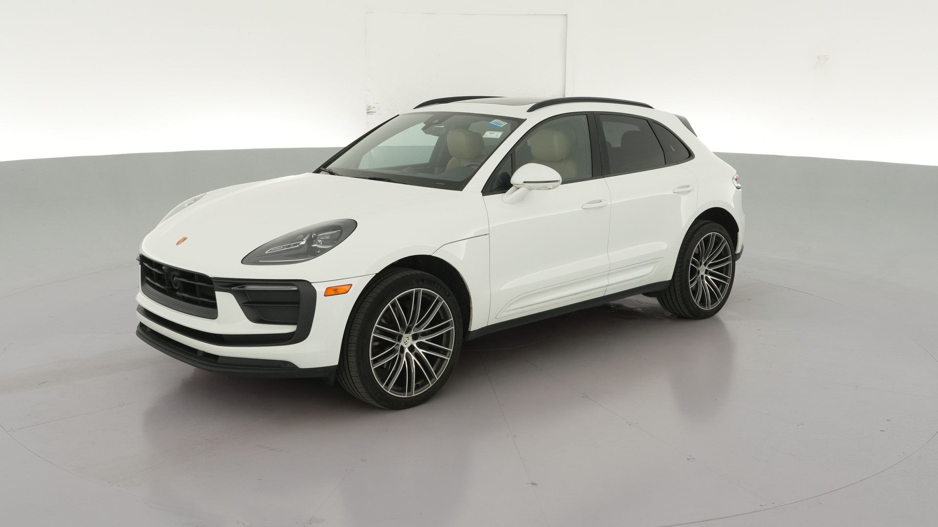 2023 Porsche Macan vehicle photo