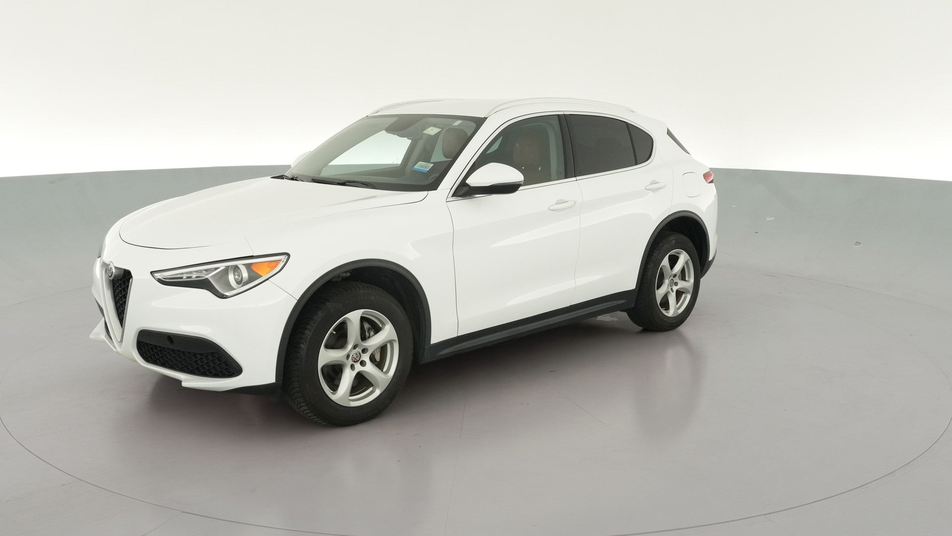 2019 Alfa Romeo Stelvio vehicle photo