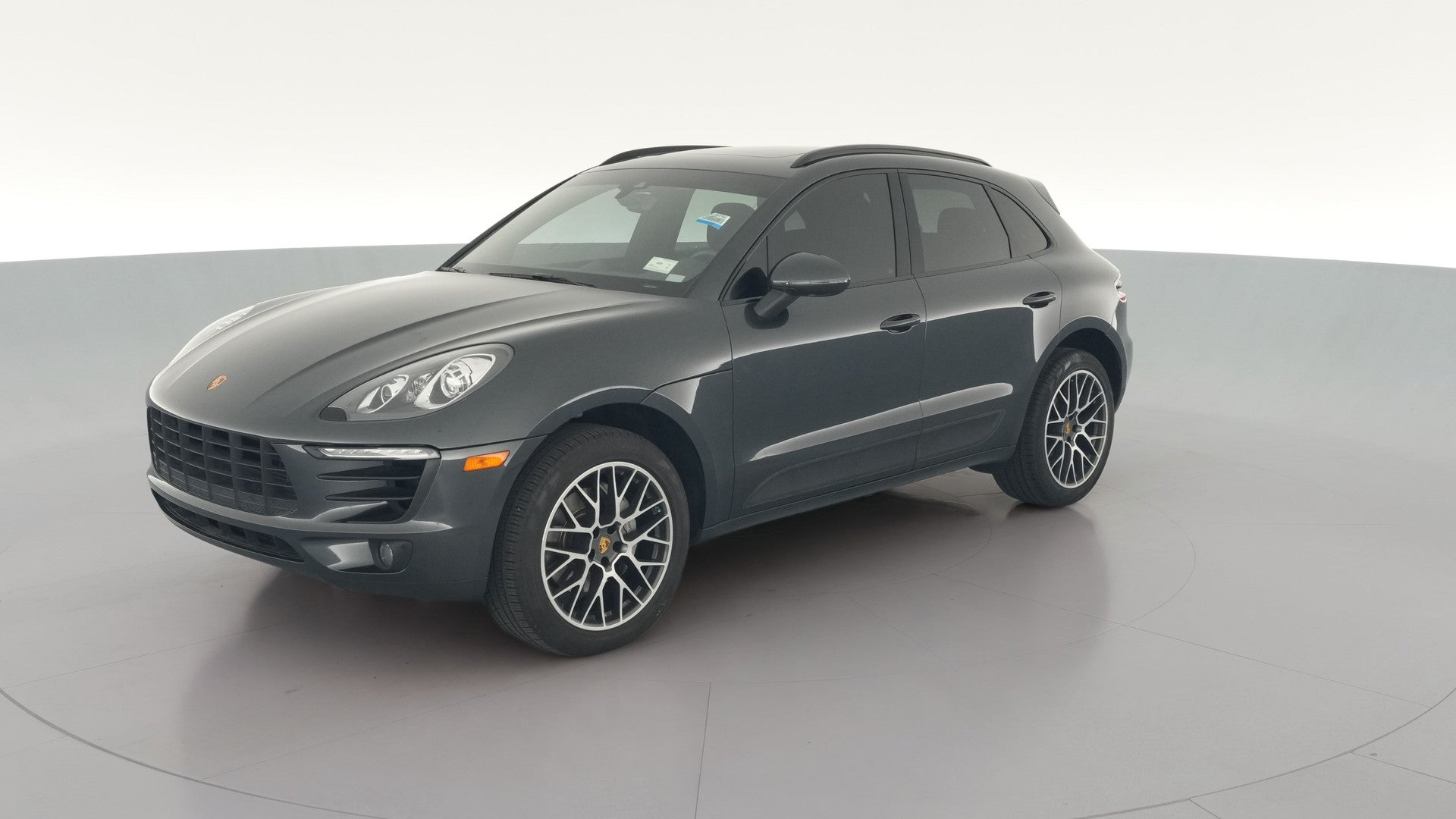 2018 Porsche Macan vehicle photo