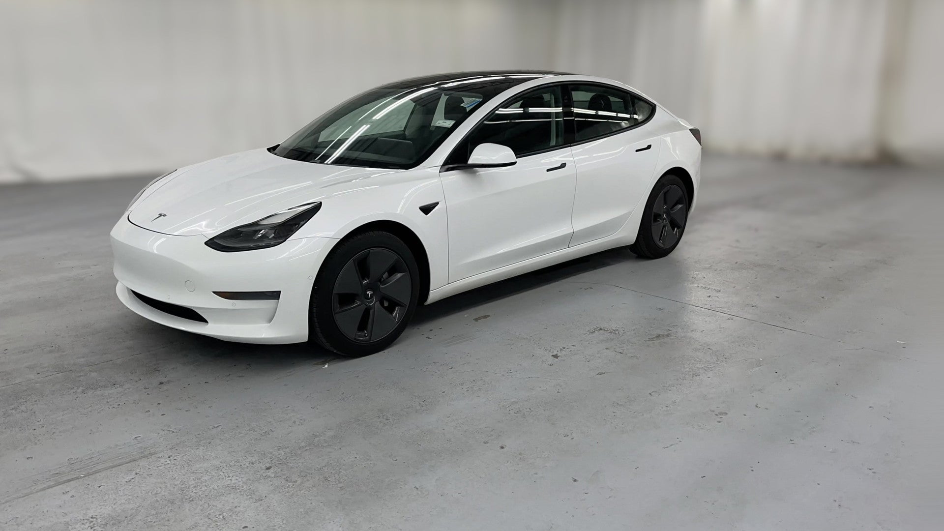 2021 Tesla Model 3 vehicle photo