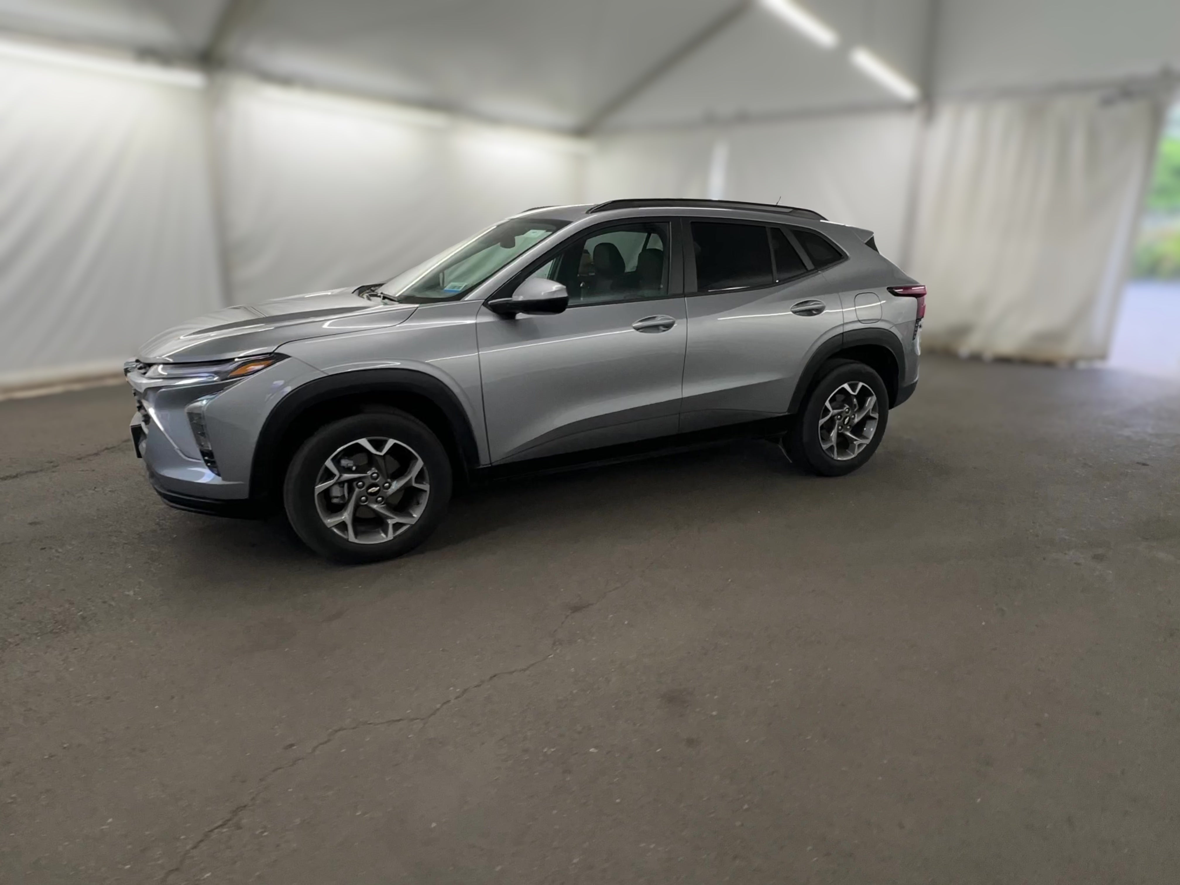 2025 Chevrolet Trax LT - Photo 29