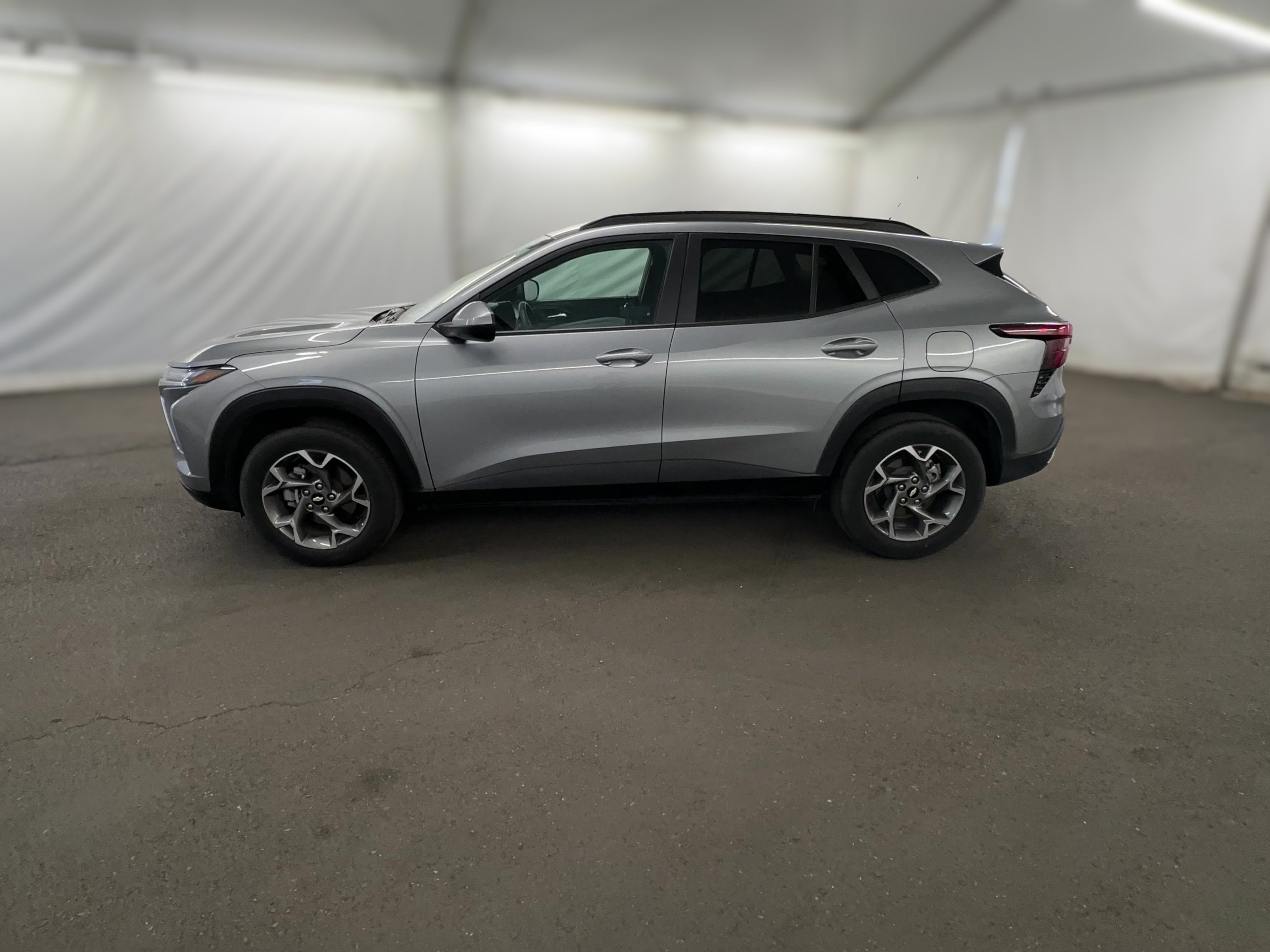 2025 Chevrolet Trax LT - Photo 30