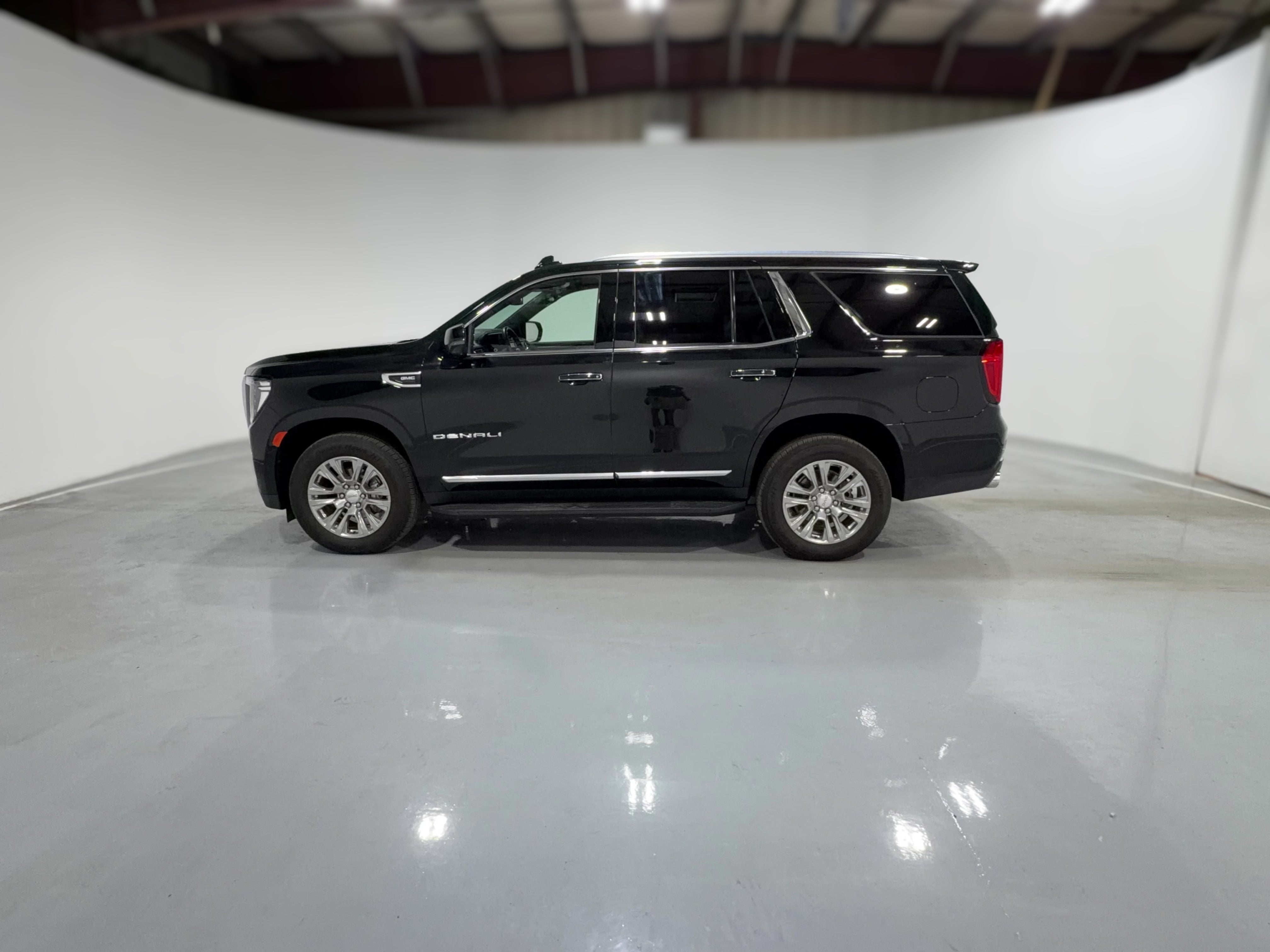 2023 GMC Yukon Denali - Photo 31